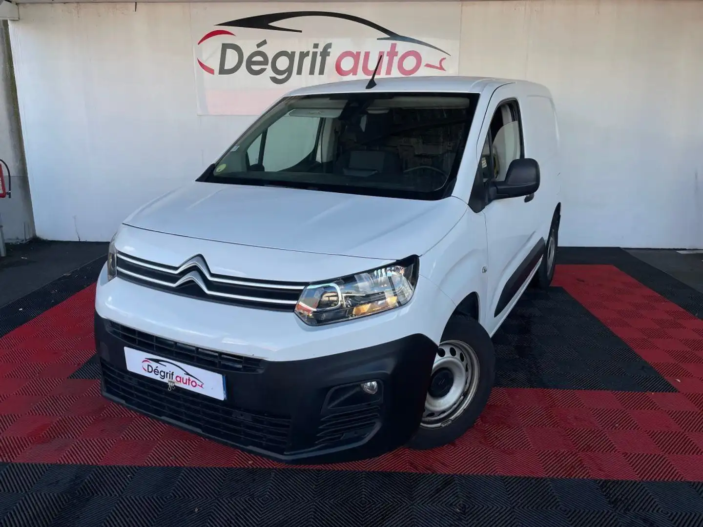 Citroen Berlingo Taille M 1.6 BlueHDi 100 SetS BVM Feel Blanc - 1