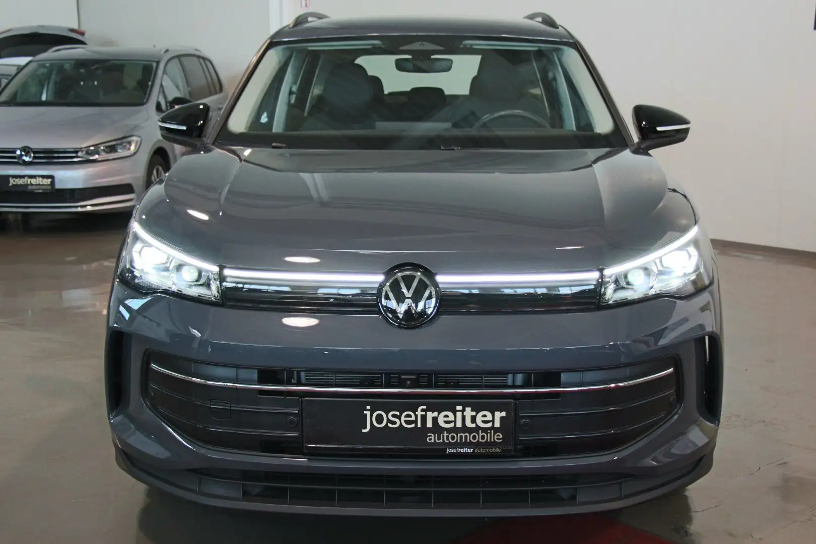 Volkswagen Tiguan Friends 2.0 TDI DSG 5J GARANTIE/AHK/HEAD-UP/IQ MA Grau - 2