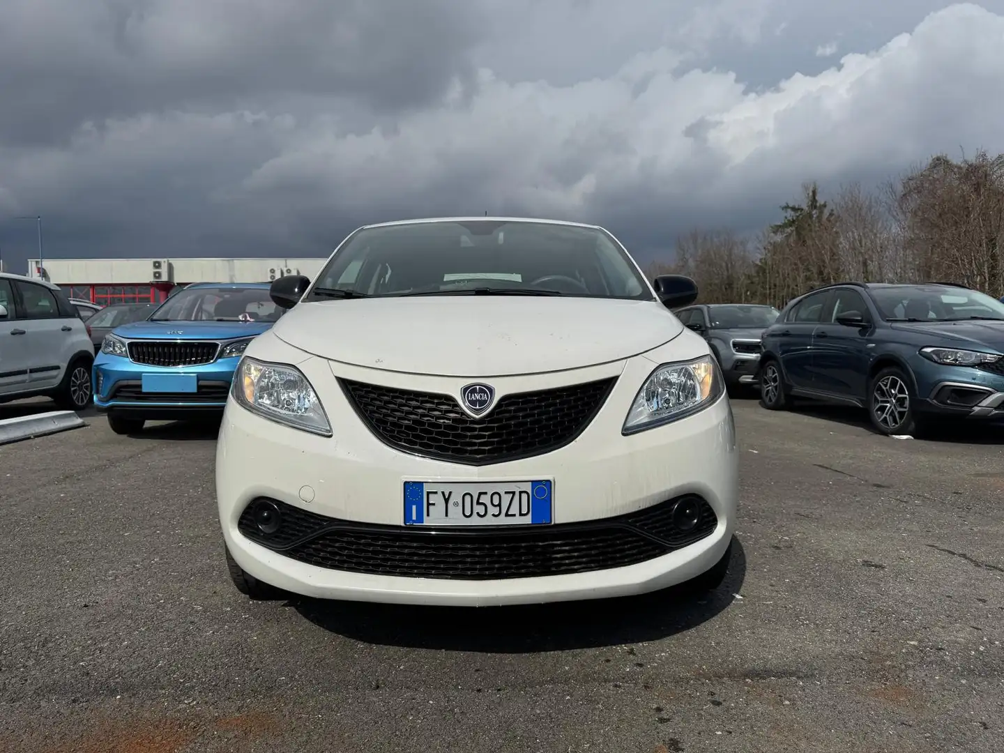 Lancia Ypsilon 5 Porte 1.2  Gold Bianco - 2
