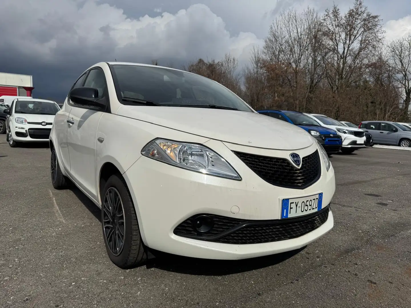 Lancia Ypsilon 5 Porte 1.2  Gold Bianco - 1