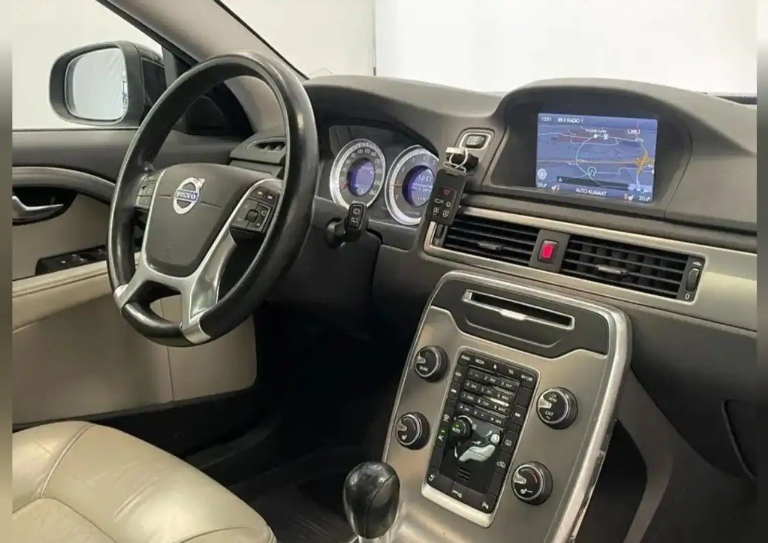 Volvo V70 T4 Summum Limited Edition Zwart - 1
