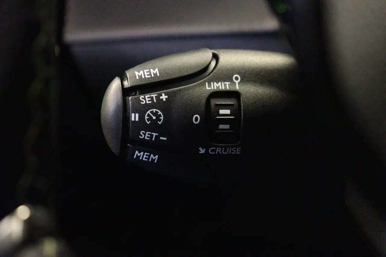Peugeot 208 1.2 PureTech 100 GT APPCONNECT CLIMA CAMERA, миниатюра 10
