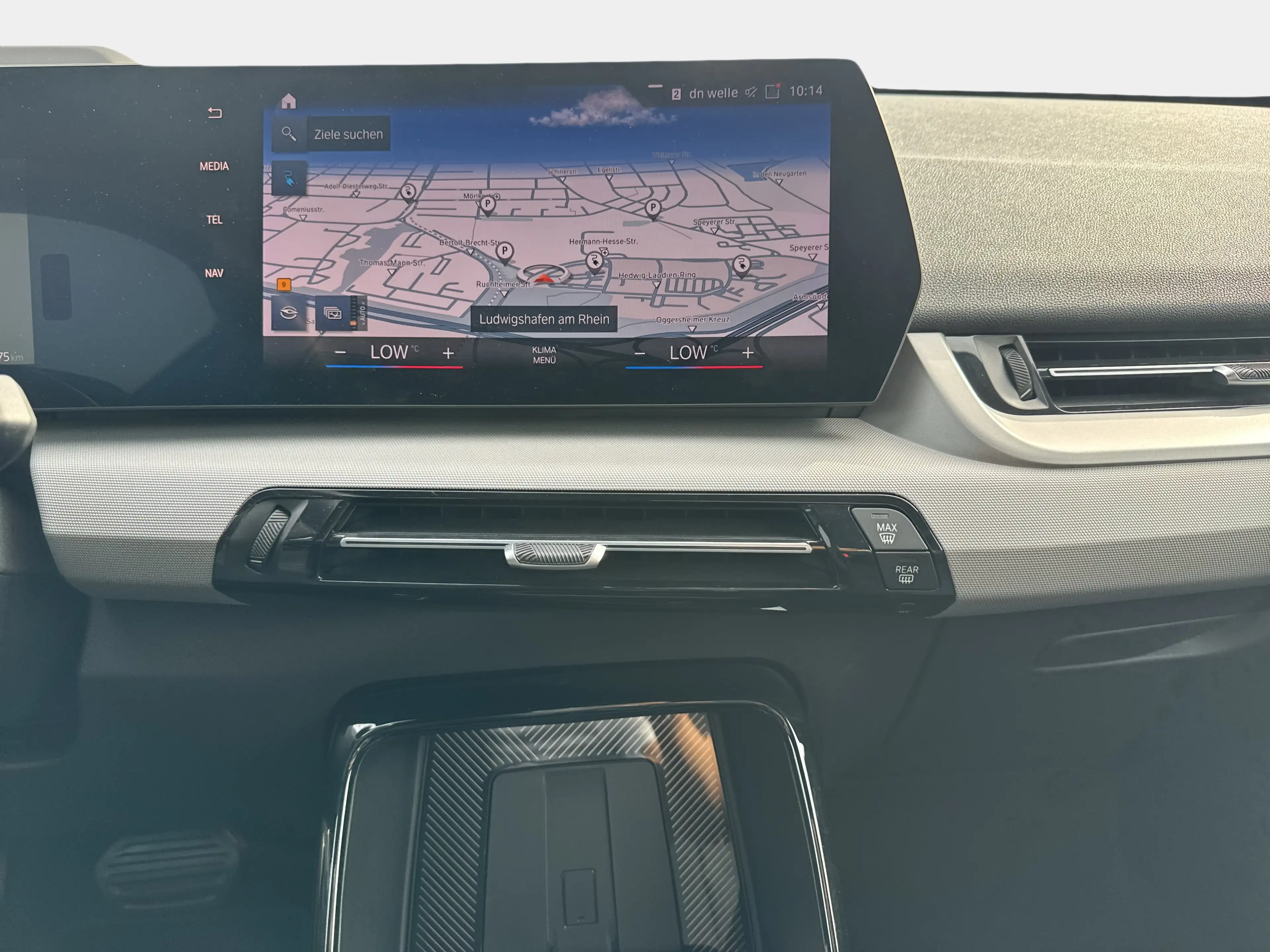 BMW iX1 xDrive30 — photo 15