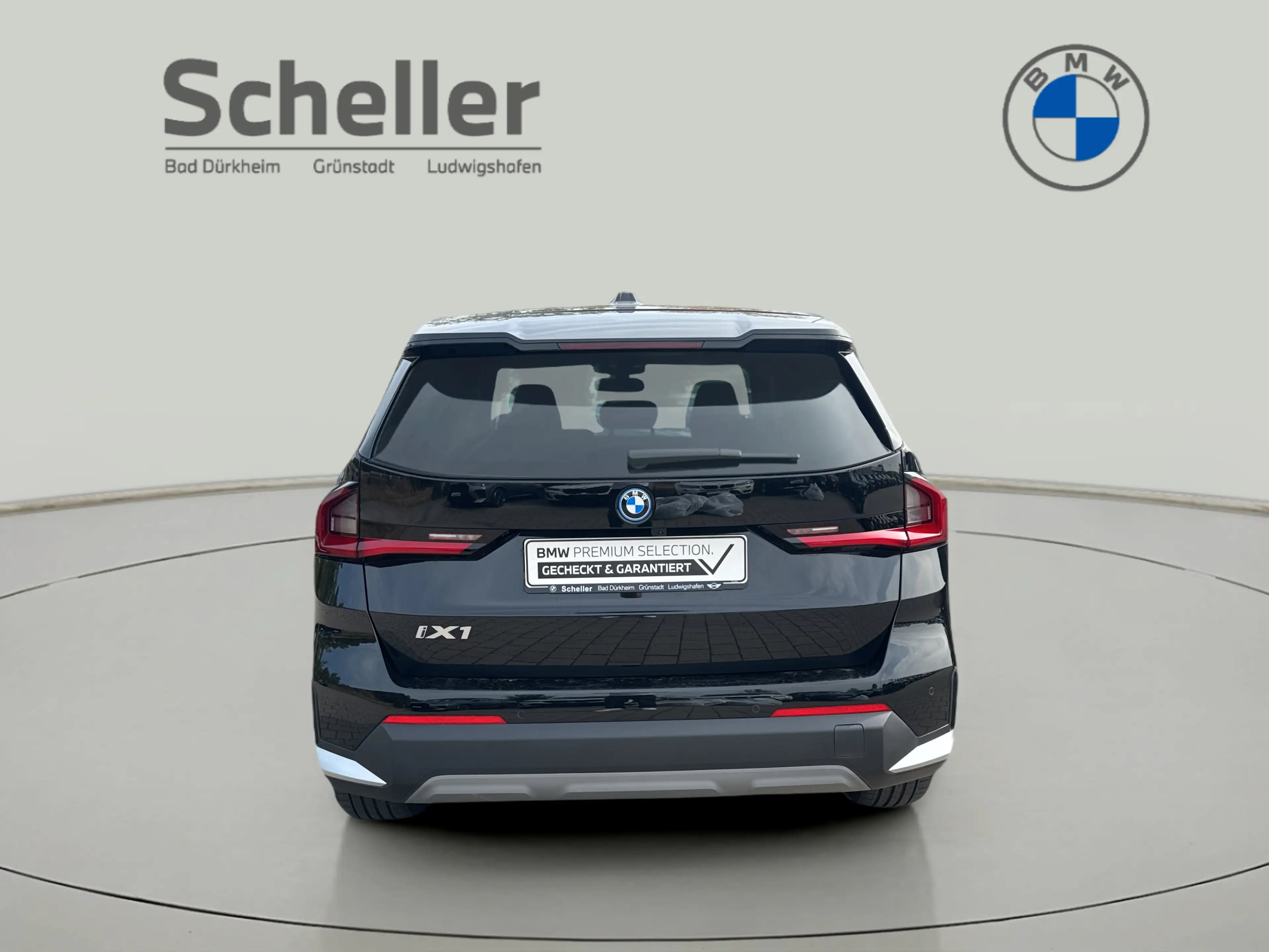 BMW iX1 xDrive30 — photo 6