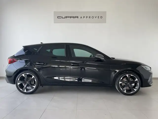 Cupra Leon view 3