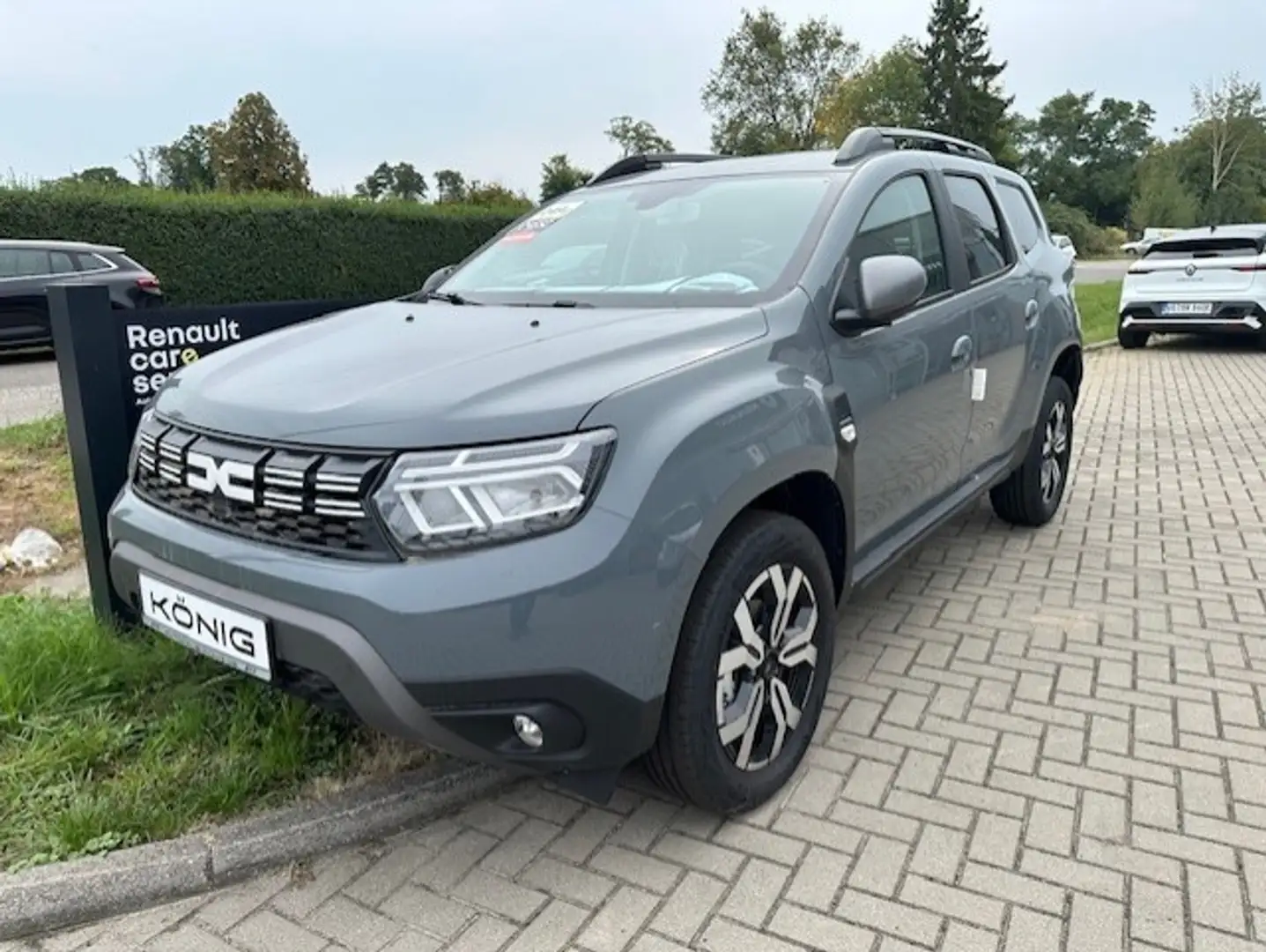 Dacia Duster Journey TCe 150 EDC Grau - 1