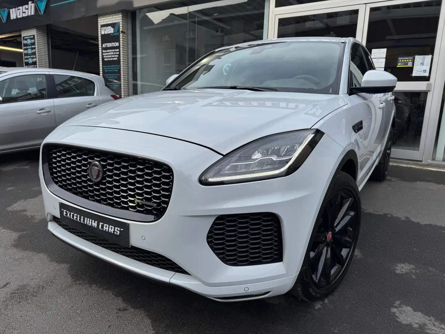 Jaguar E-Pace 2.0D AWD R-Dynamic Toit Pano Cuir Full Options Weiß - 1