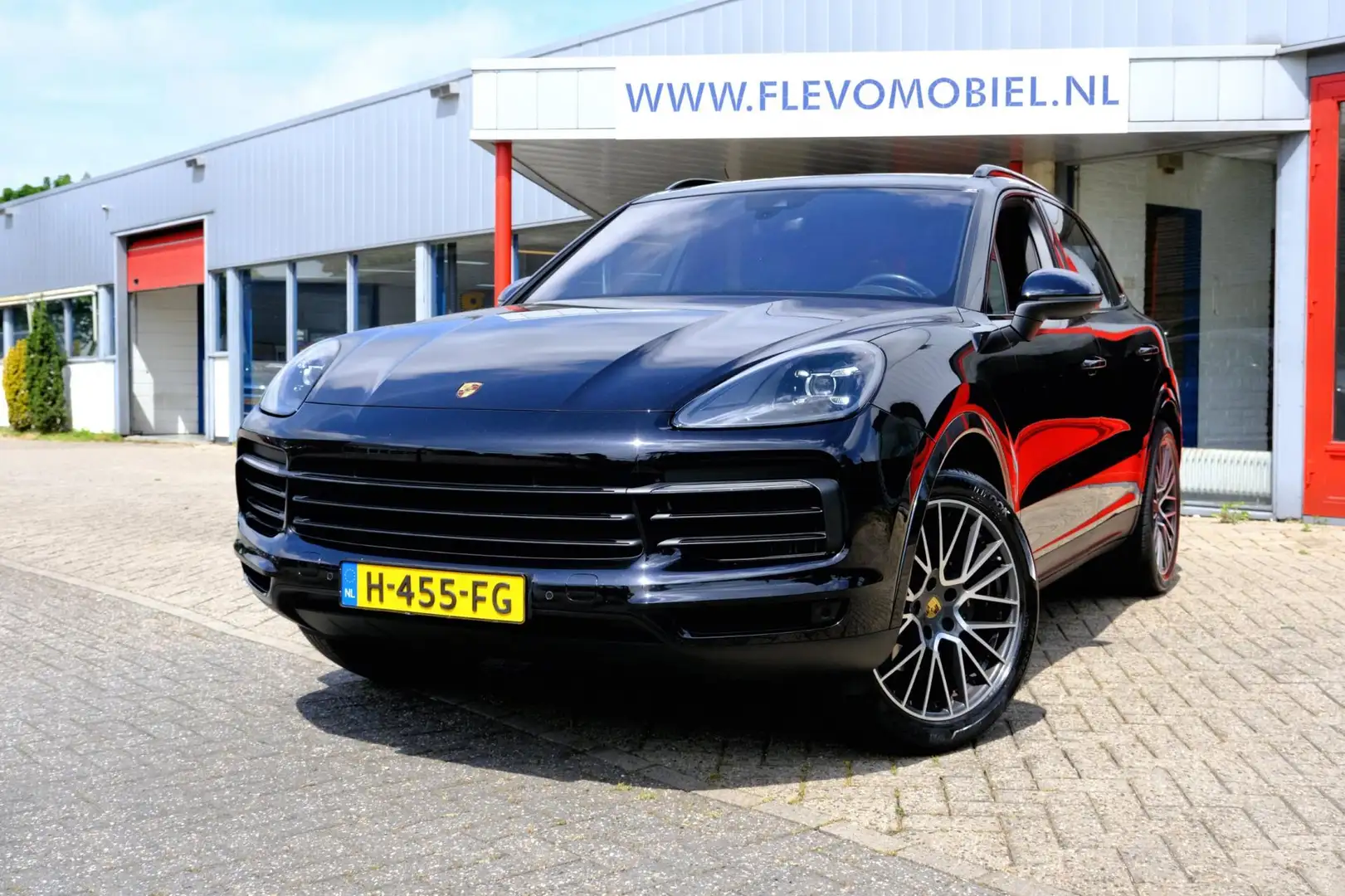 Porsche Cayenne 3.0 340pk Aut. Pano|Sport Chrono|Leder|1e Eig|BOSE Zwart - 1