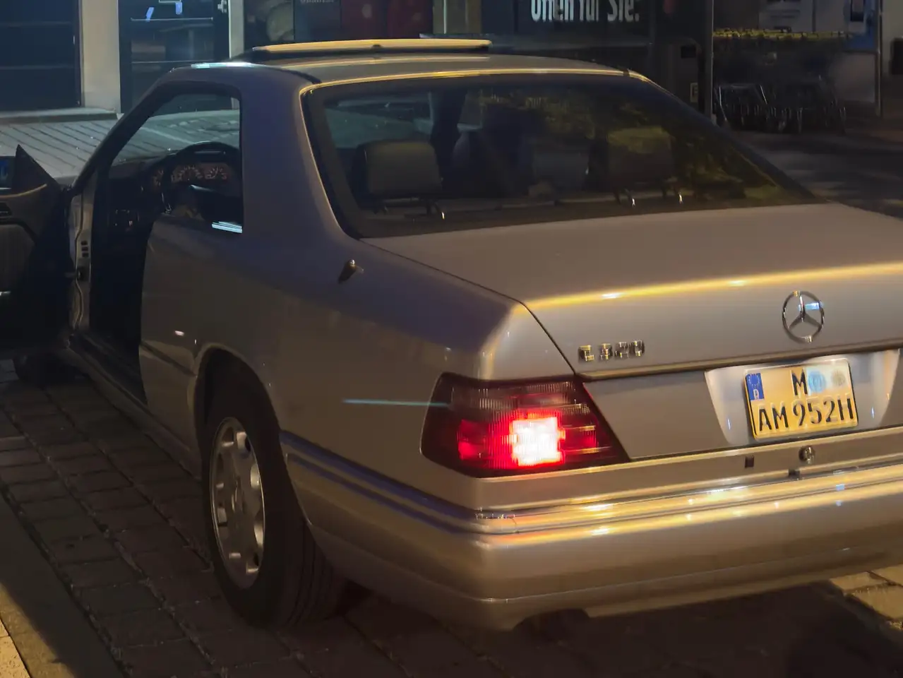 Mercedes-Benz 320 W124 E320 Coupe, foto 2