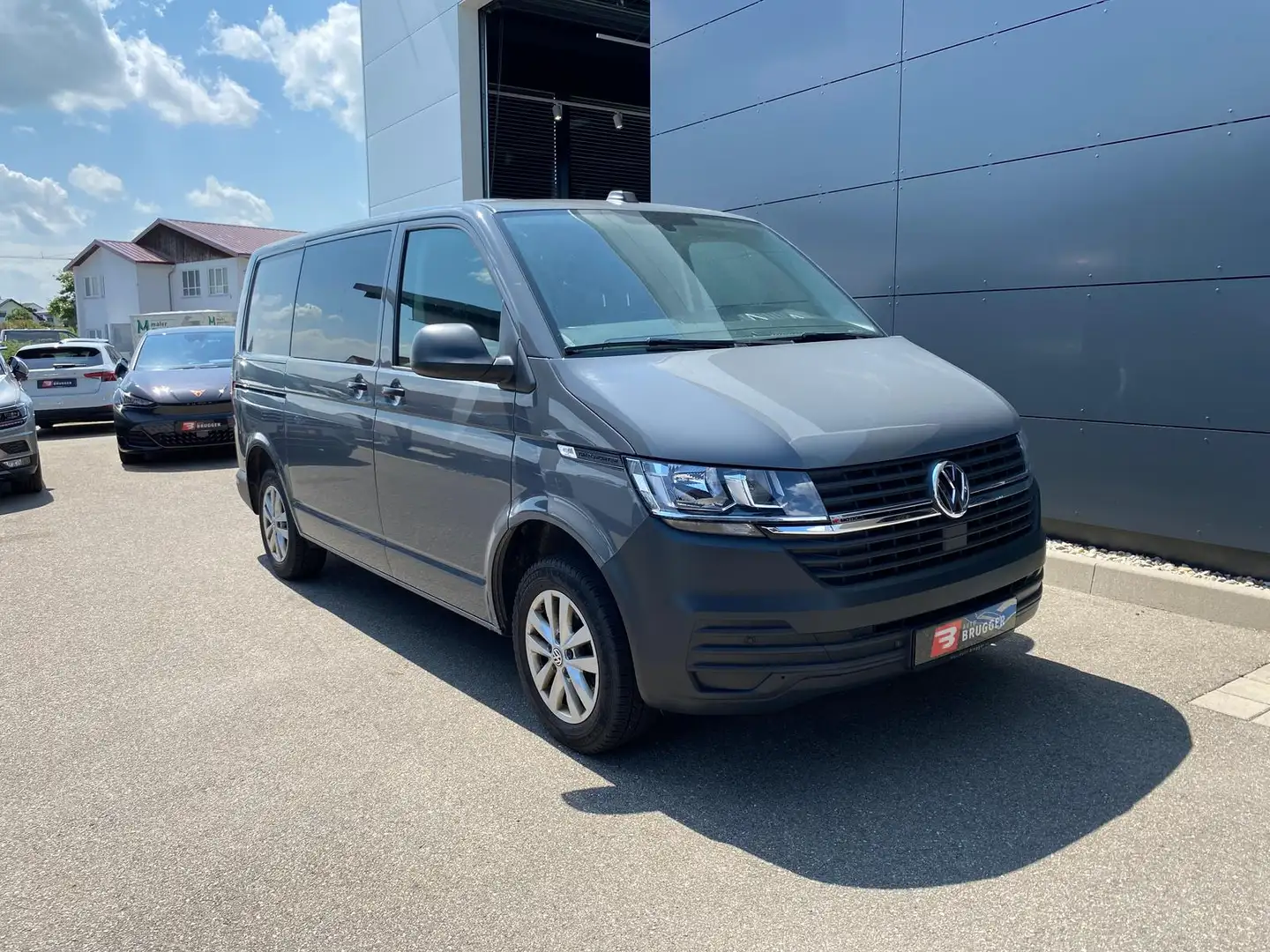 Volkswagen T6.1 Transporter 2.0 TDI 4MOTION NAVI AHK KAMERA Grigio - 2