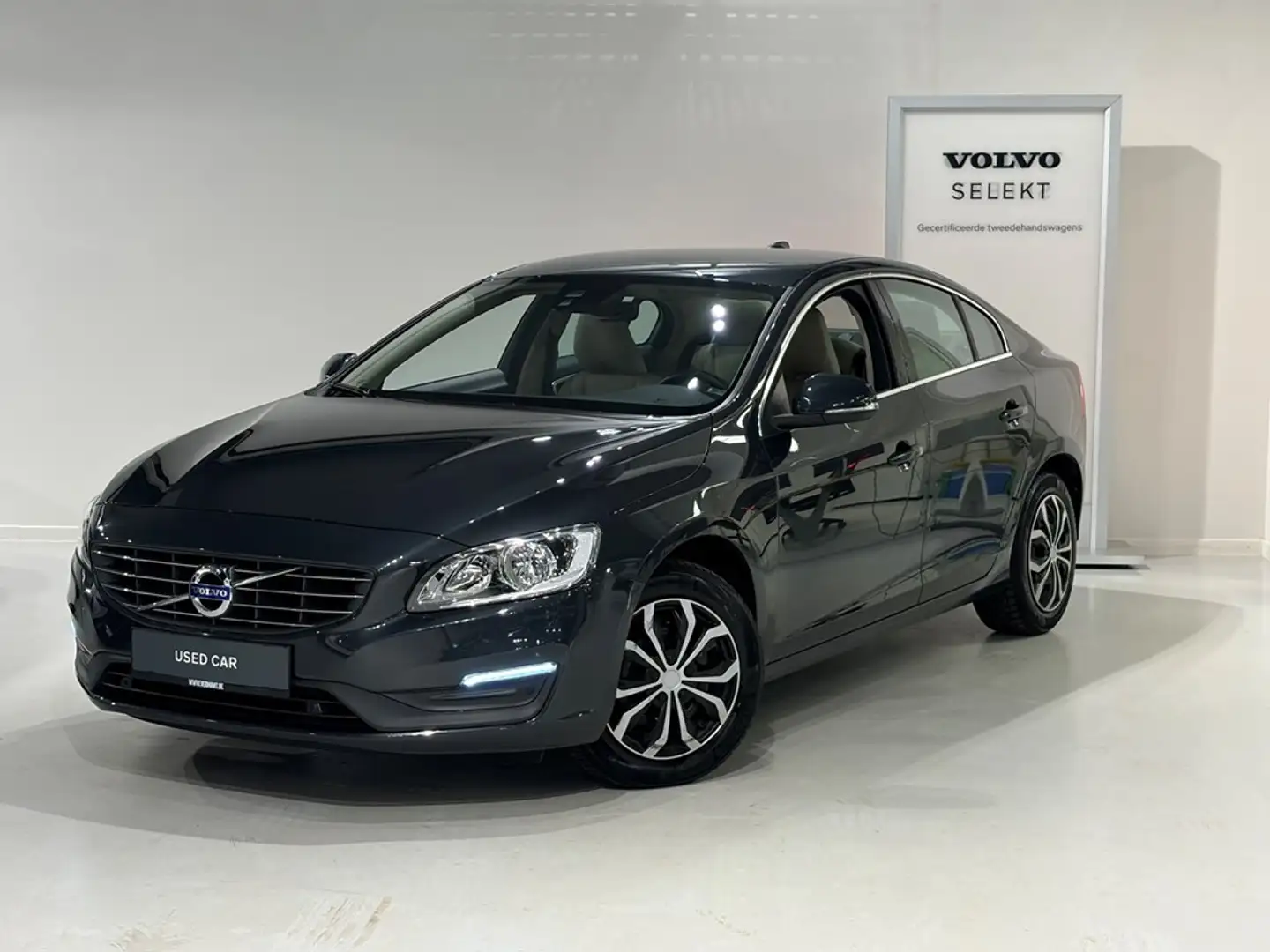 Volvo S60 T2 Automaat + leder/trekhaak Grau - 1