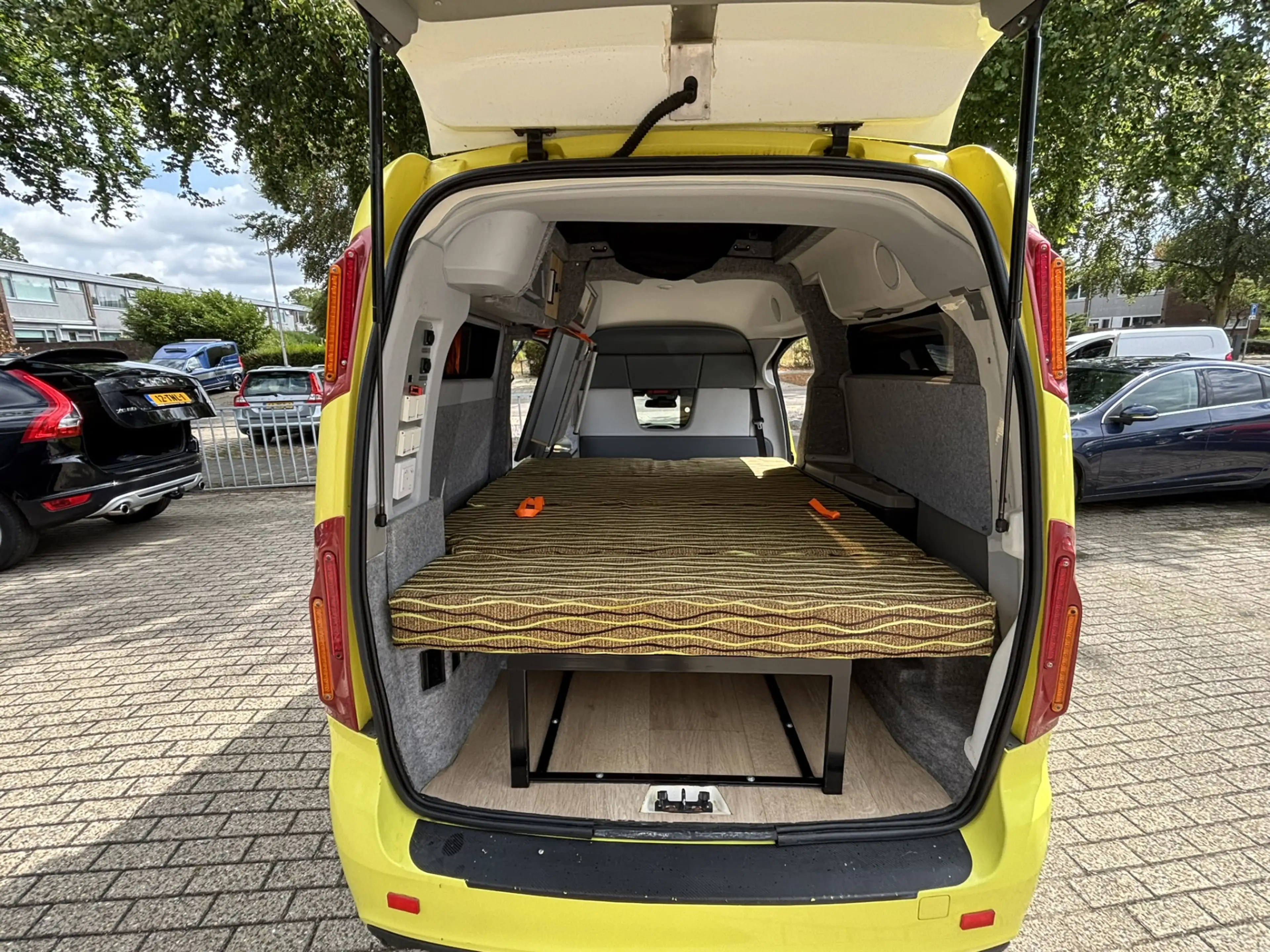 Volvo V70 D5 AWD NILSSON 275pk Camper Zonnepaneel 3Pers — photo 3