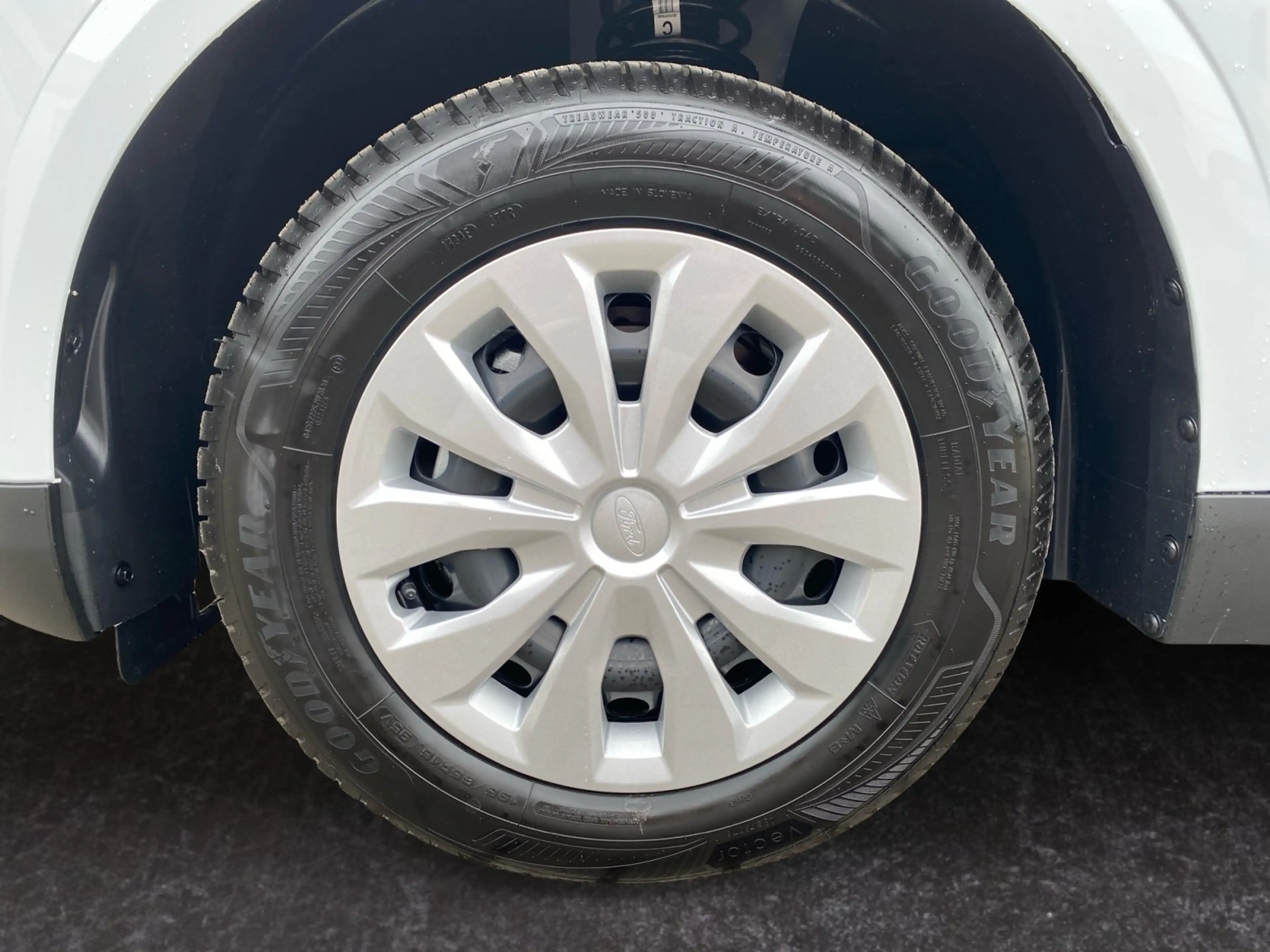 Ford Transit Courier Trend 1.0 EcoBoost TEMP+PDC+KAM — photo 15