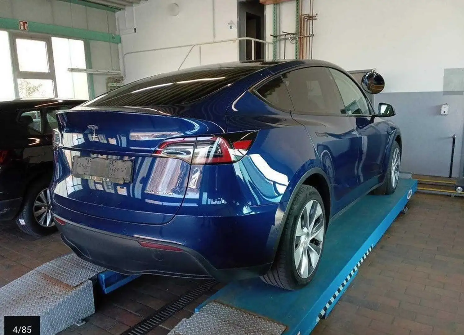Tesla Model Y Dual AWD Autopilot Pano Wärmepumpe 4xSiH Blau - 2