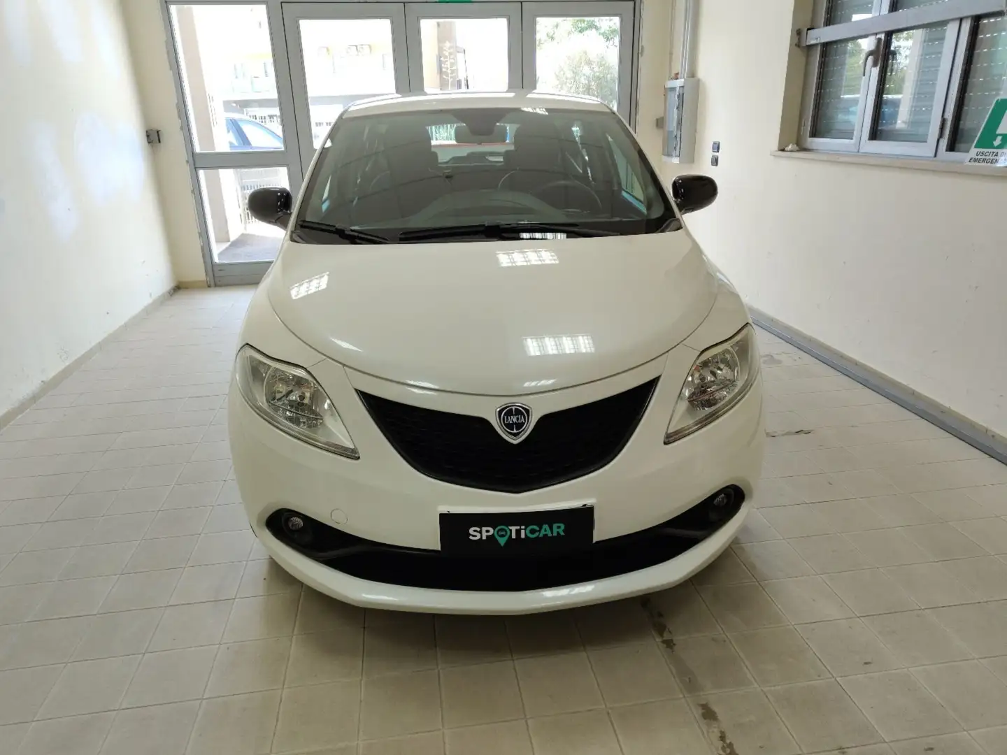 Lancia Ypsilon 1.2 69 CV 5 porte Gold Weiß - 2