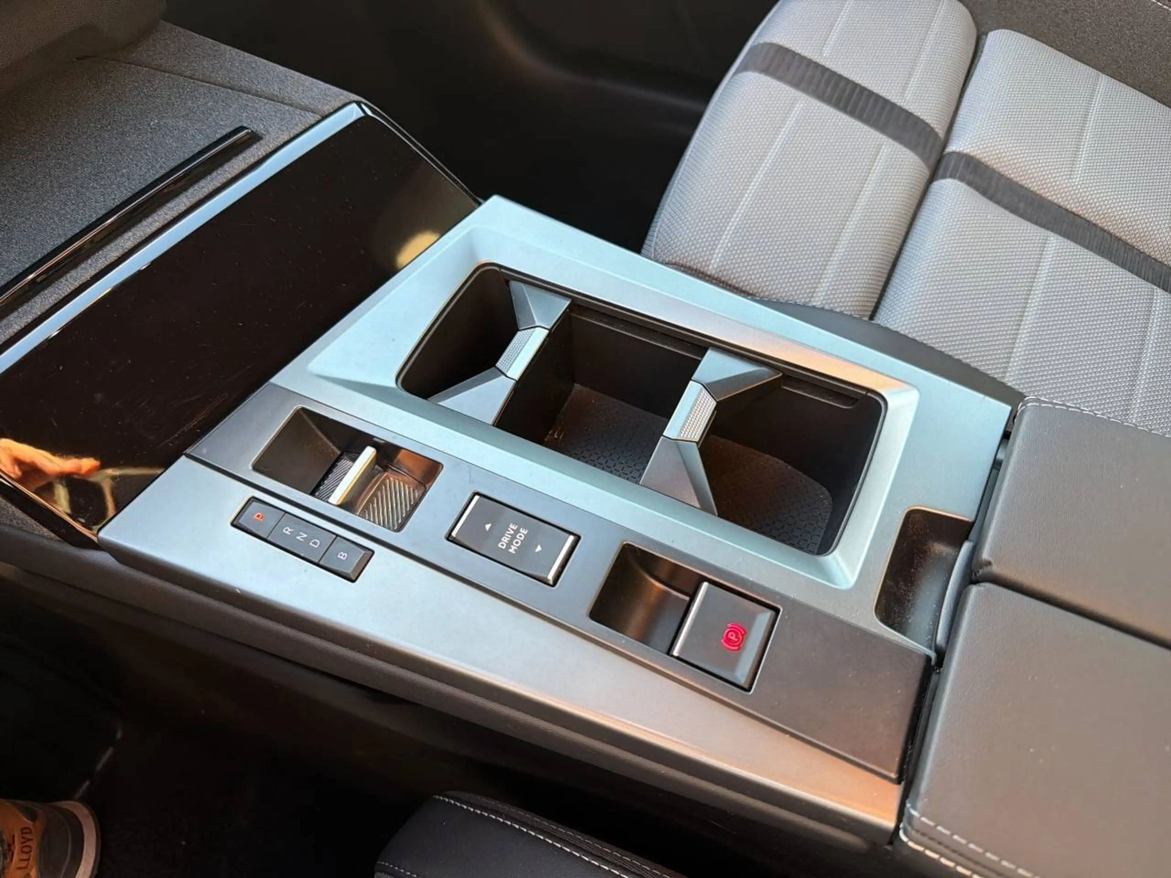 Opel Grandland 1.6 Plug-in-Hybrid 143 kW GS Navi Kamera Sitzheizung — photo 12
