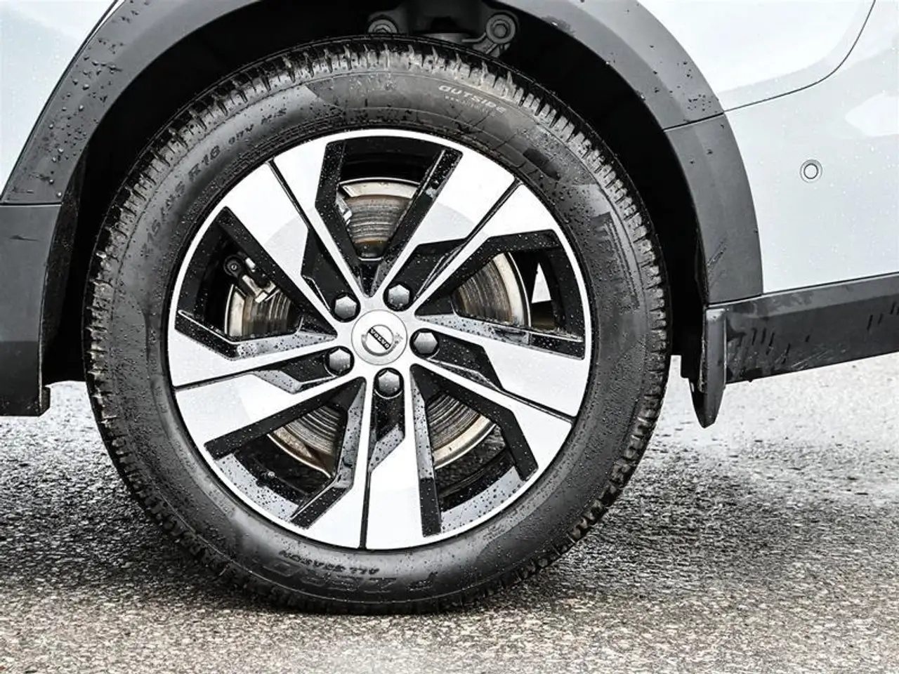 Volvo V60 Cross Country снимка Volvo V60 Cross Country