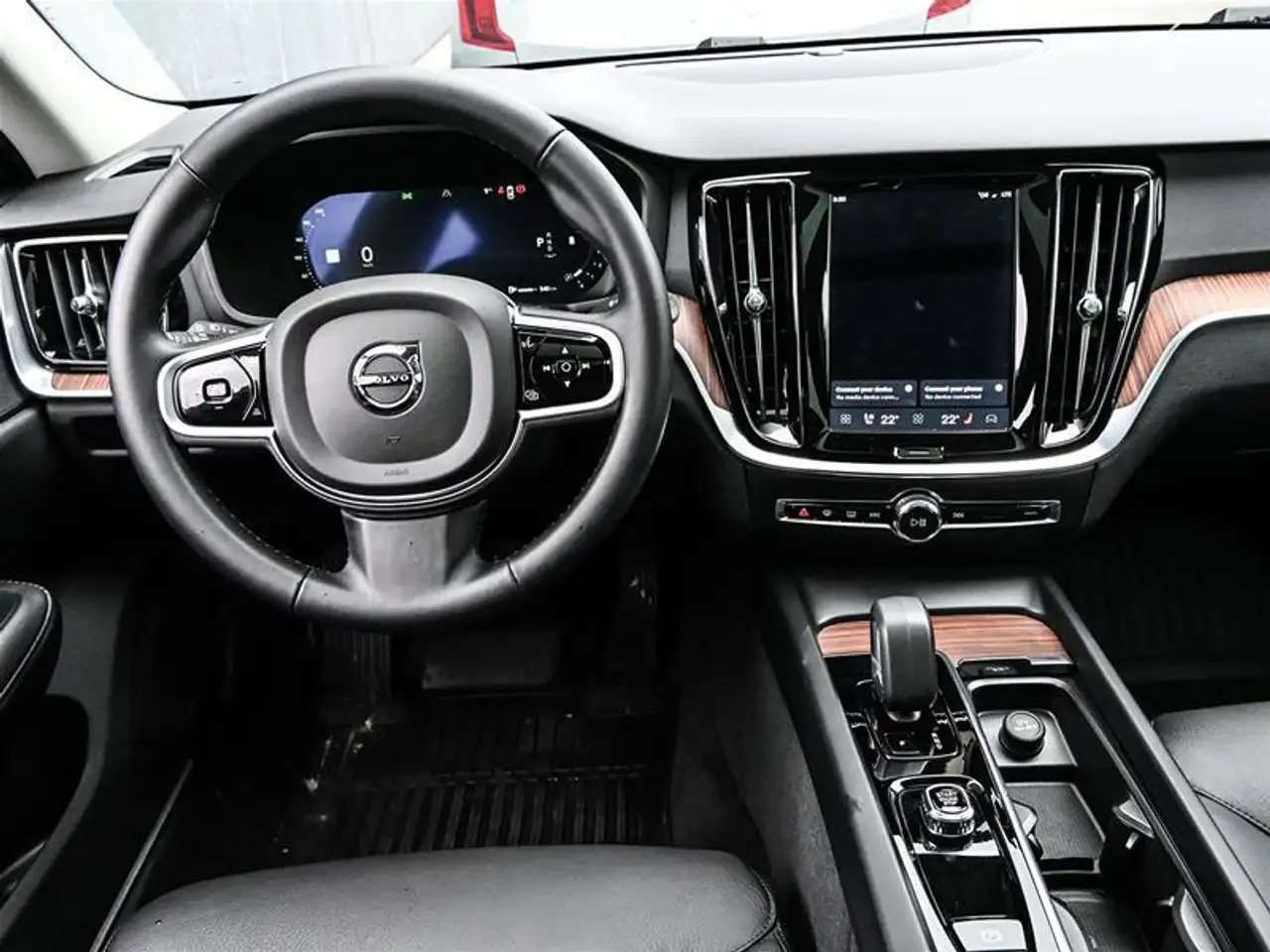 Volvo V60 Cross Country снимка Volvo V60 Cross Country