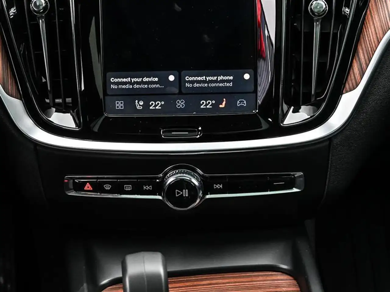 Volvo V60 Cross Country снимка Volvo V60 Cross Country