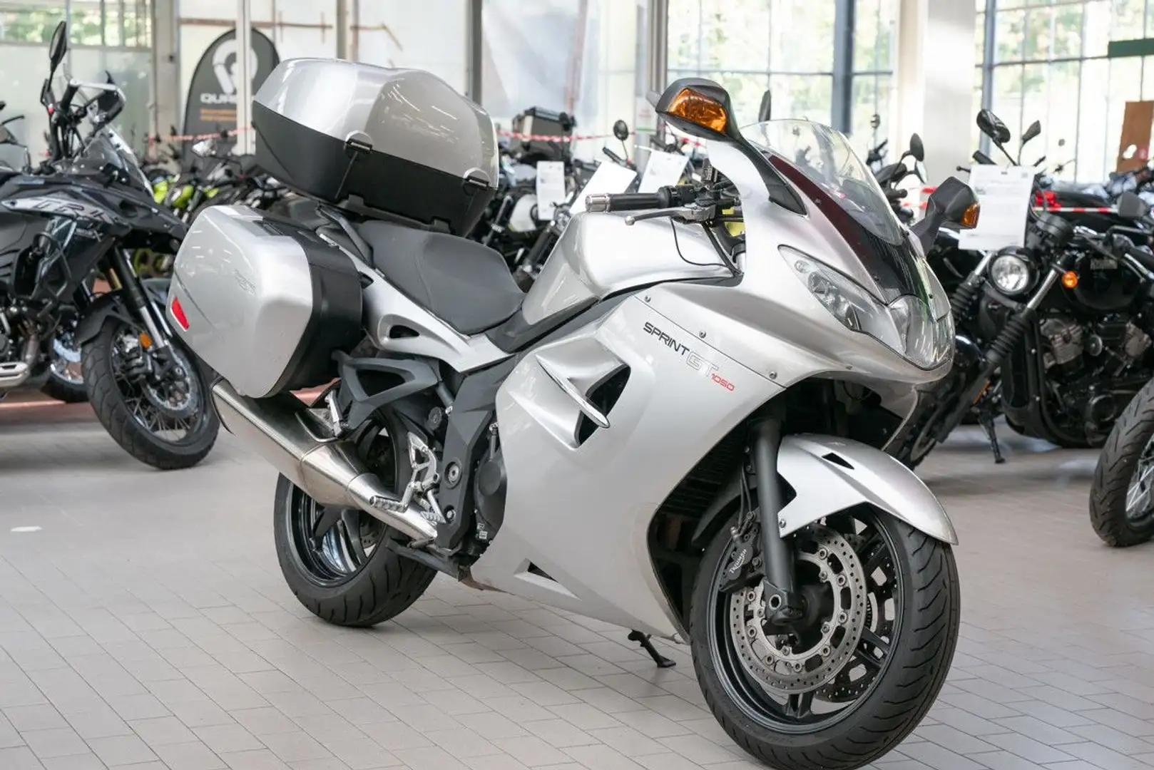 Triumph Sprint GT 1050, unfallfrei Argent - 2