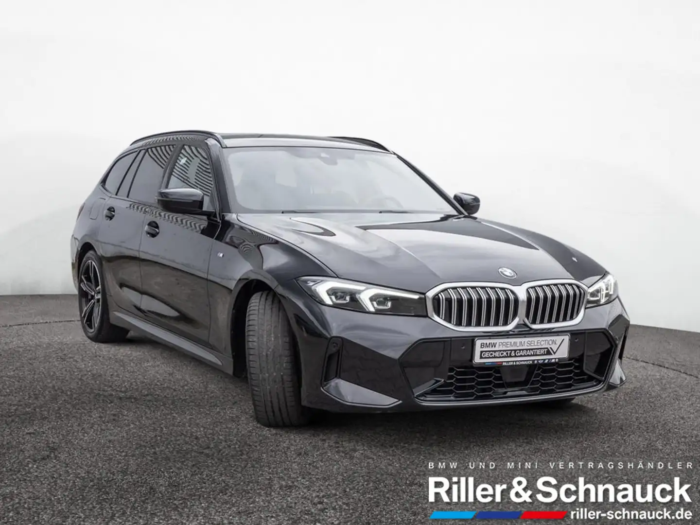 BMW 330 i Touring xDrive M Sport AHK+KAM+ACC+LED+S Schwarz - 2