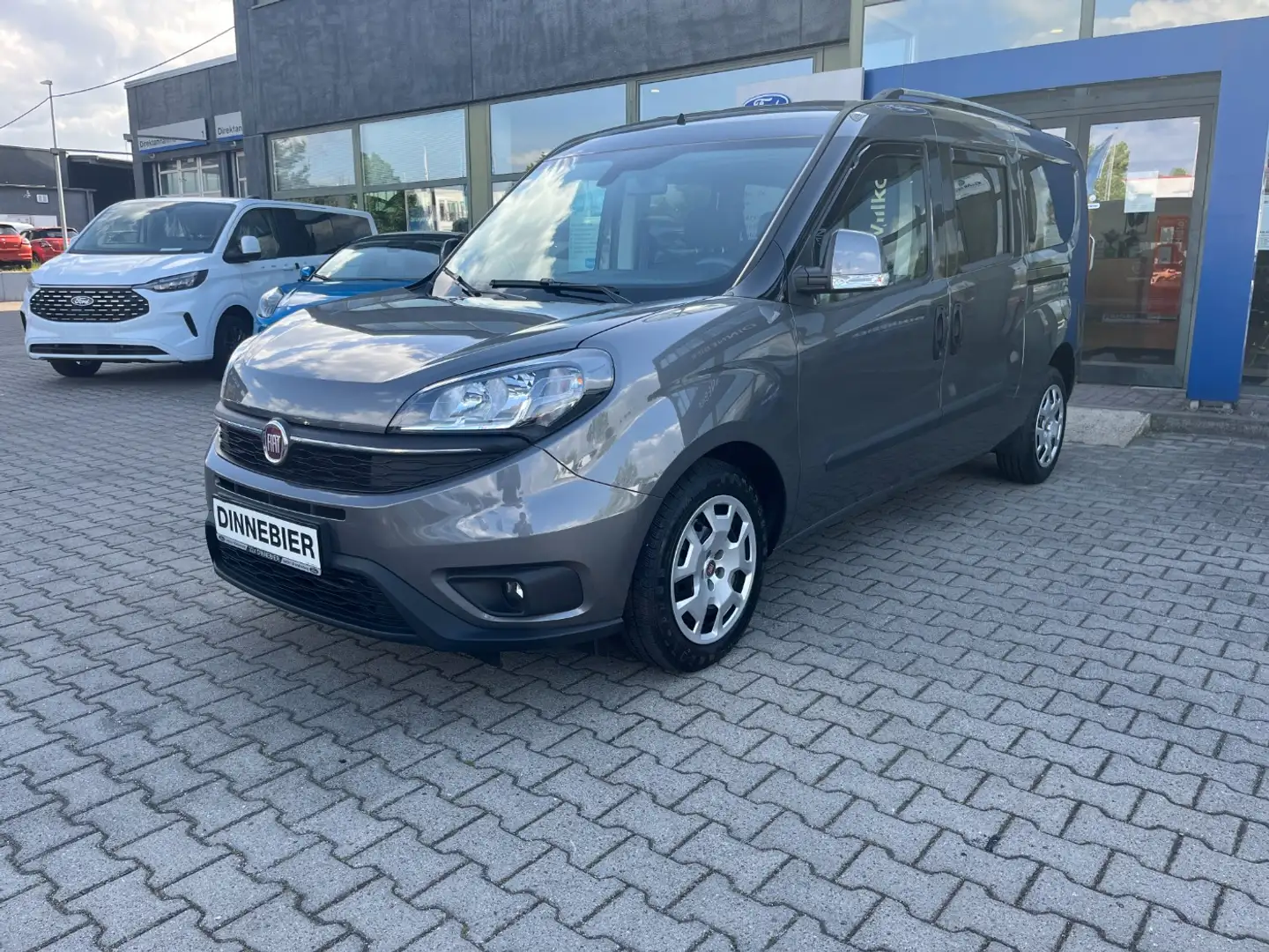 Fiat Doblo SX Maxi Kombi  Kamera+AHK+Tempomat Grau - 2