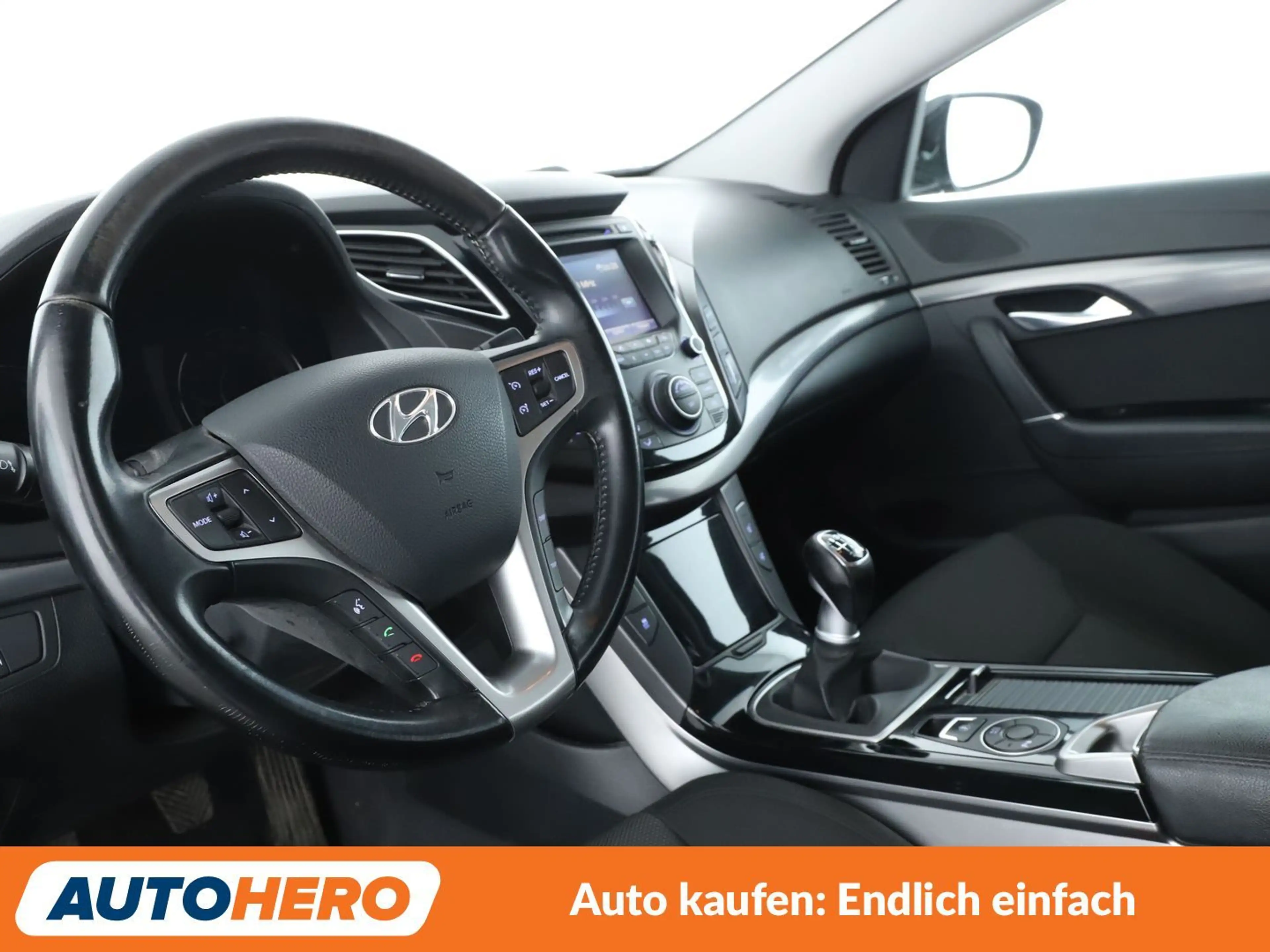 Hyundai i40 1.6 FIFA World Cup Edition*NAVI*CAM*PDC*SHZ*TEMPO* — photo 11
