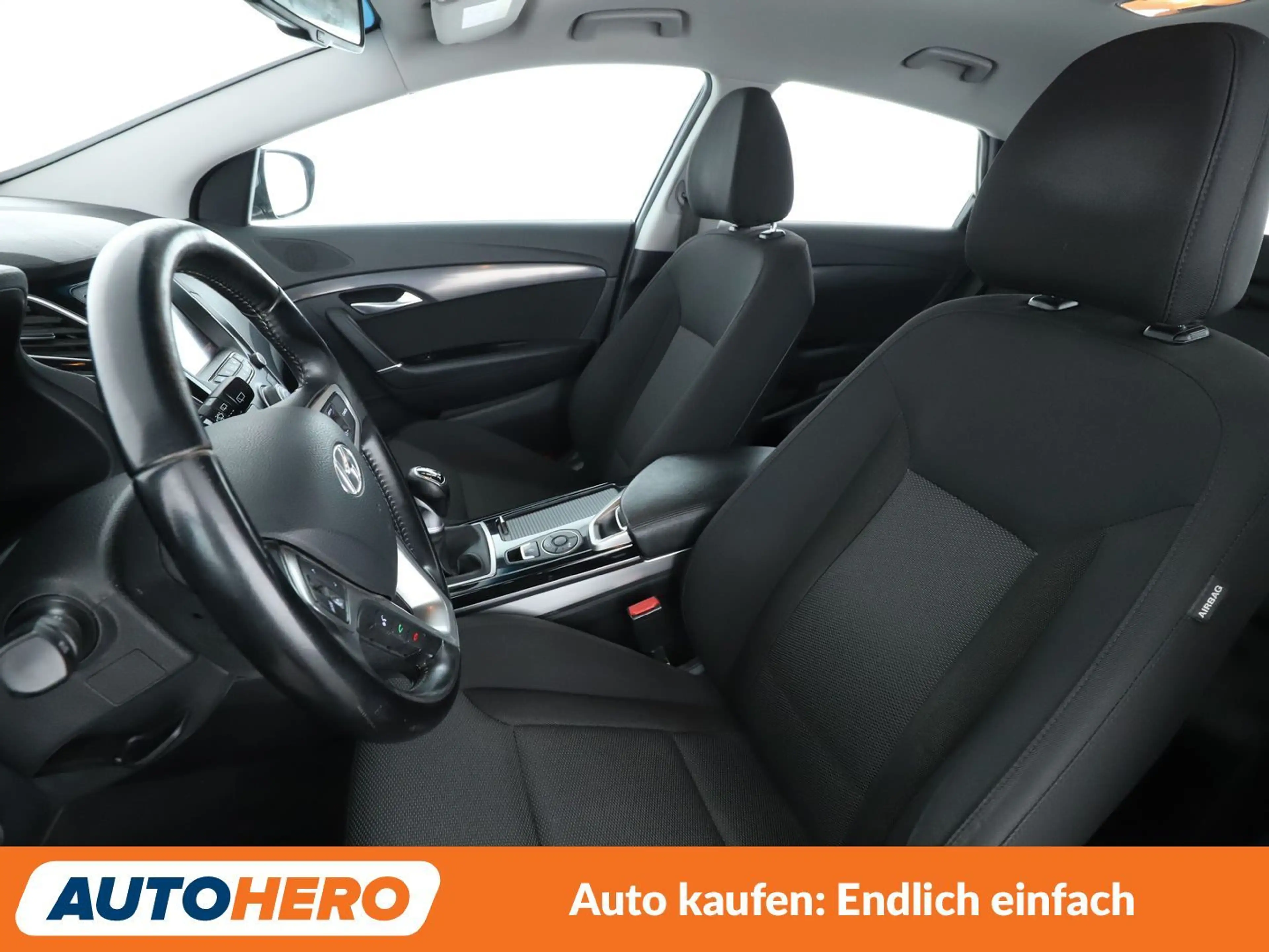 Hyundai i40 1.6 FIFA World Cup Edition*NAVI*CAM*PDC*SHZ*TEMPO* — photo 10