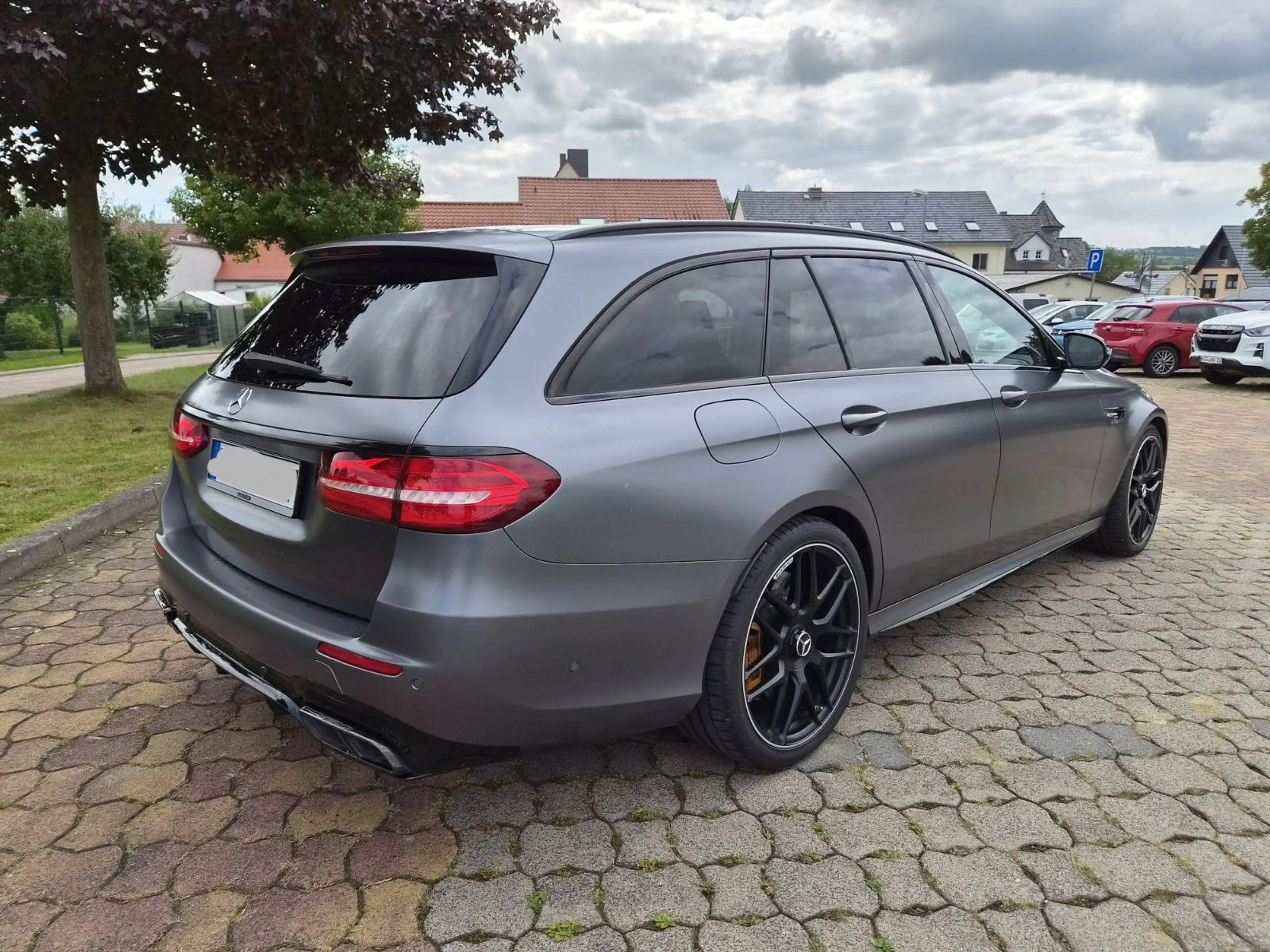 Mercedes-Benz E 63 AMG E 63S AMG Voll AHK Keramikbremse Luftfederung — photo 8