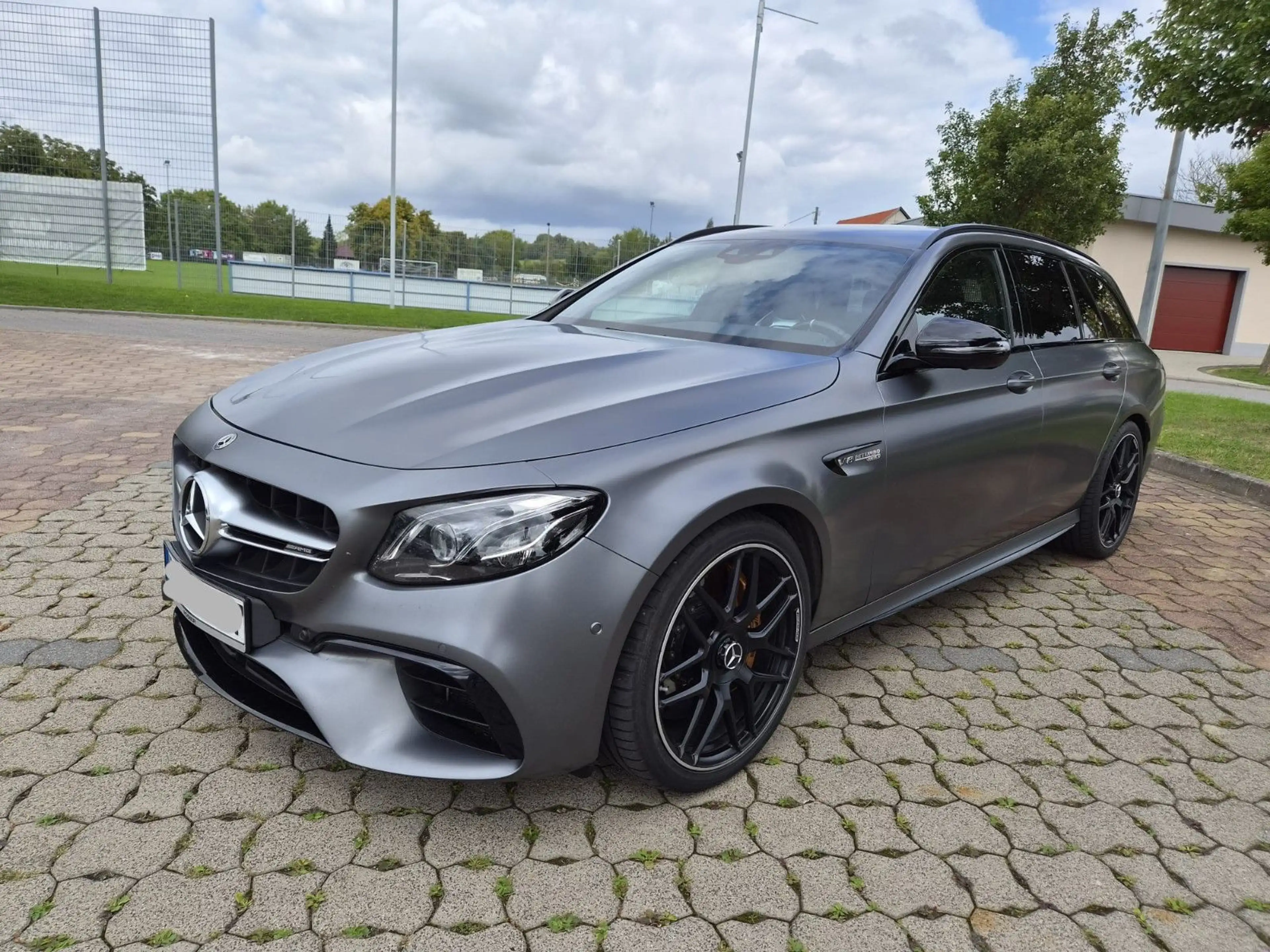 Mercedes-Benz E 63 AMG E 63S AMG Voll AHK Keramikbremse Luftfederung — photo 3