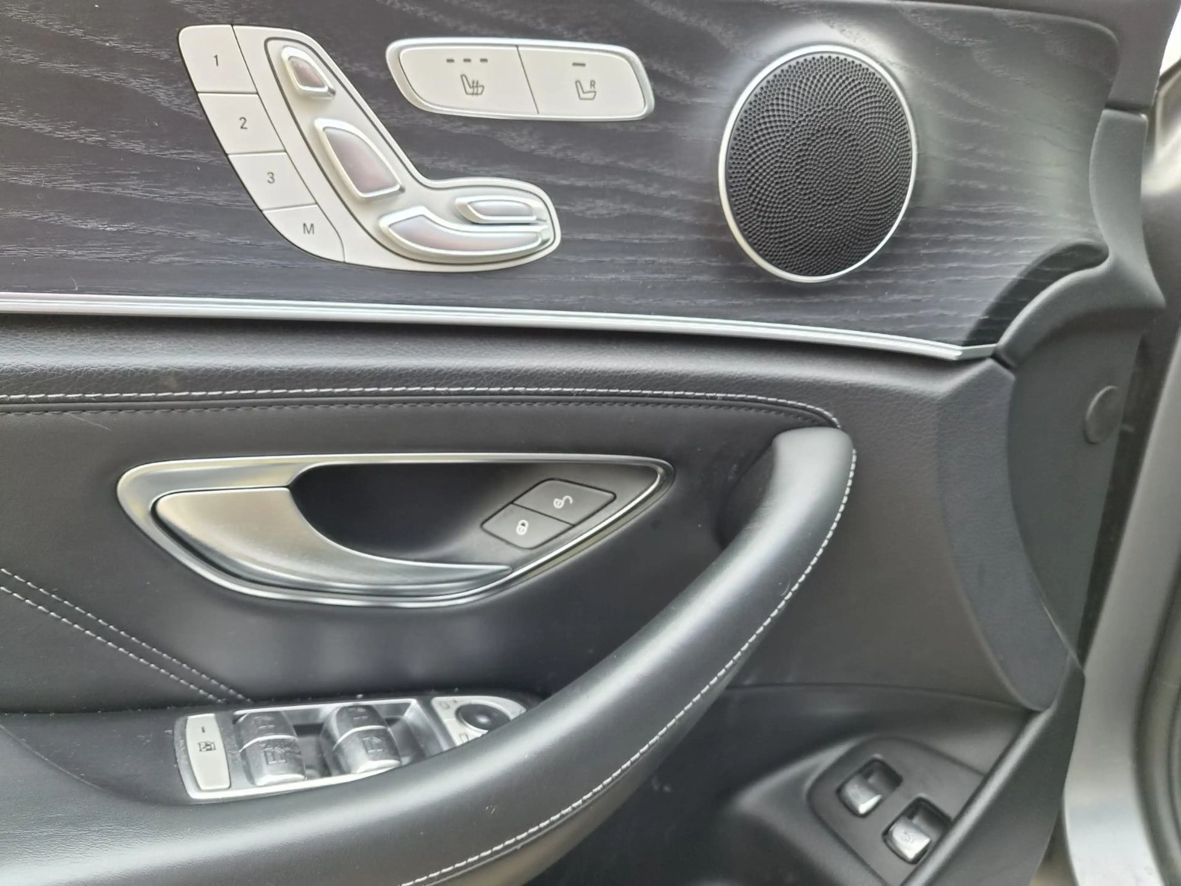 Mercedes-Benz E 63 AMG E 63S AMG Voll AHK Keramikbremse Luftfederung — photo 11