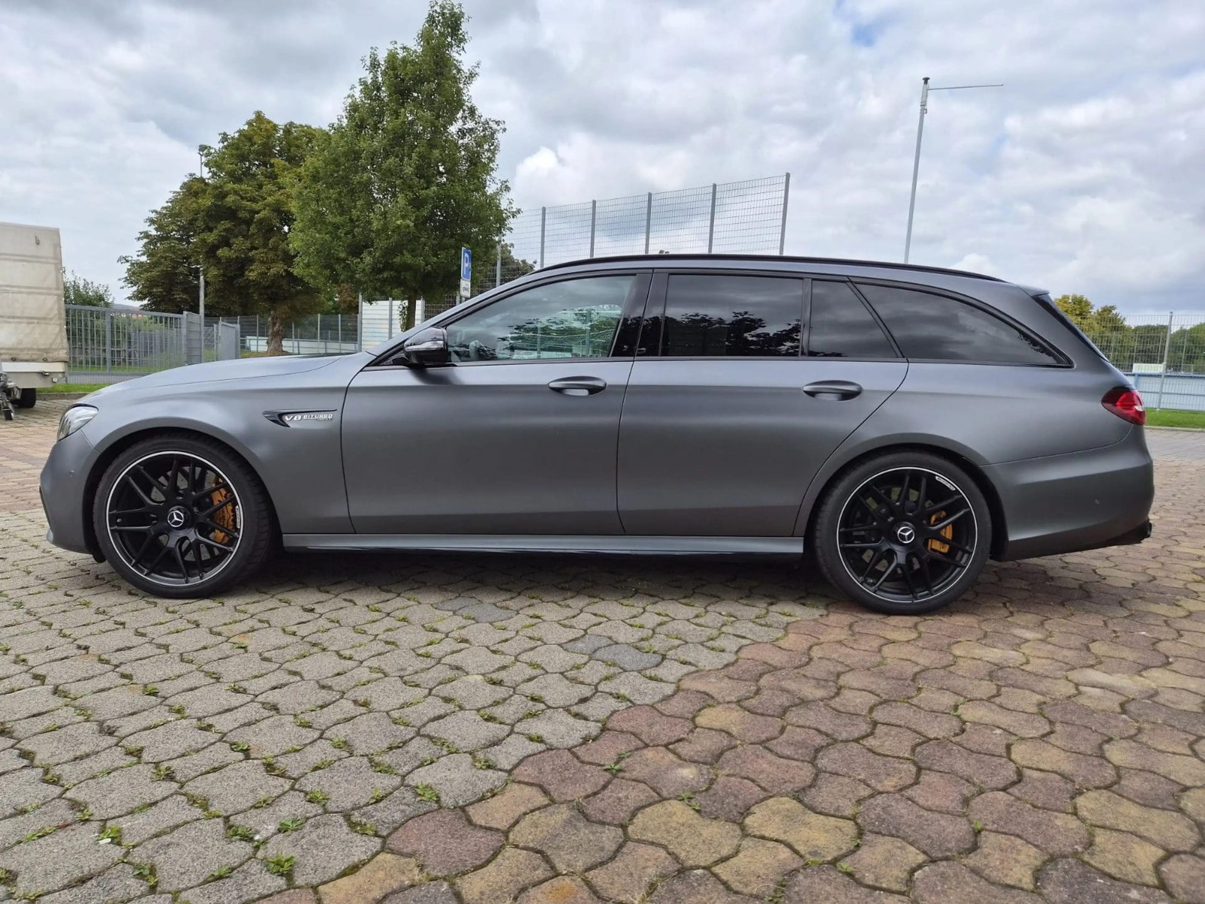 Mercedes-Benz E 63 AMG E 63S AMG Voll AHK Keramikbremse Luftfederung — photo 7