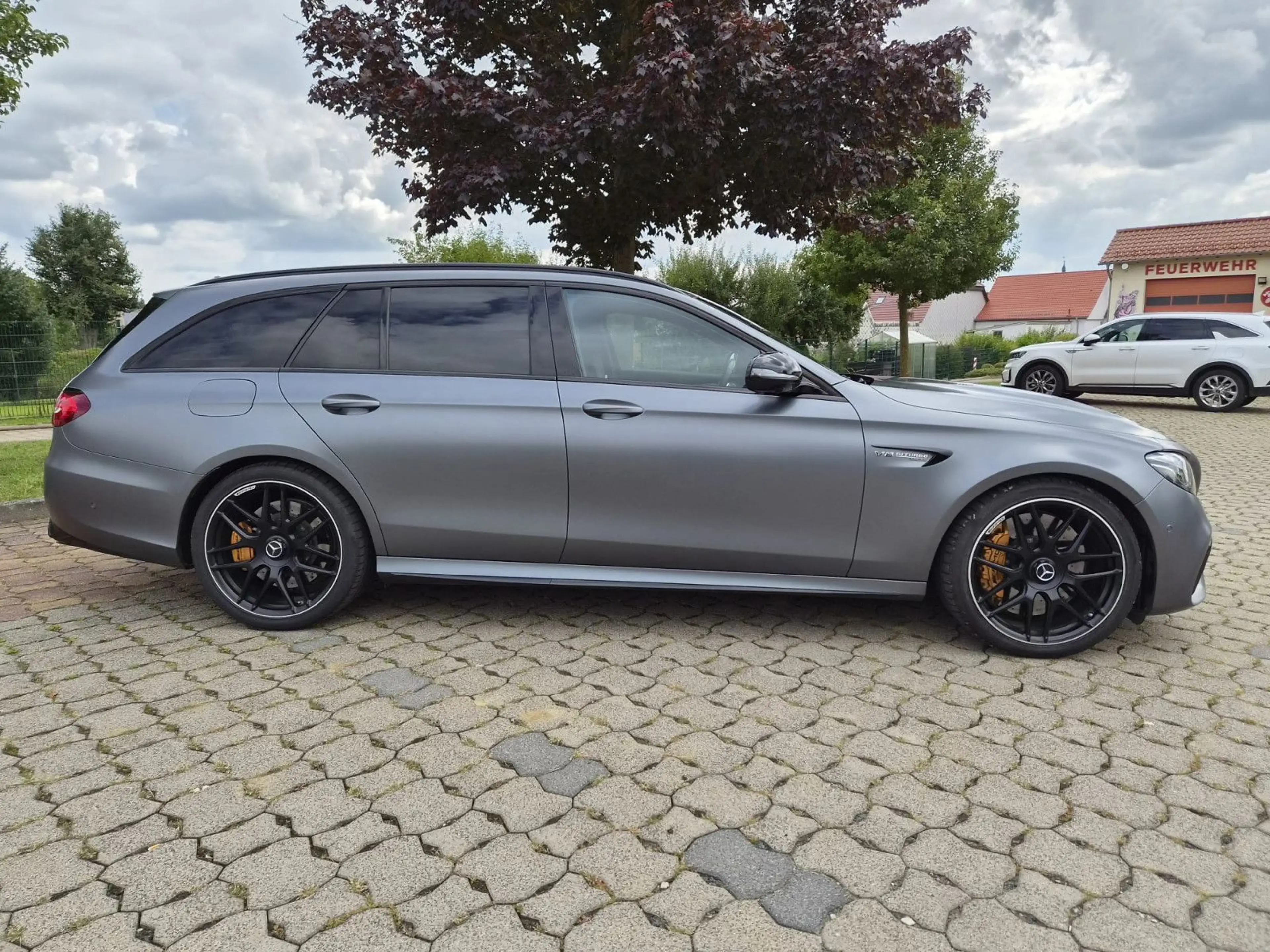 Mercedes-Benz E 63 AMG E 63S AMG Voll AHK Keramikbremse Luftfederung — photo 2