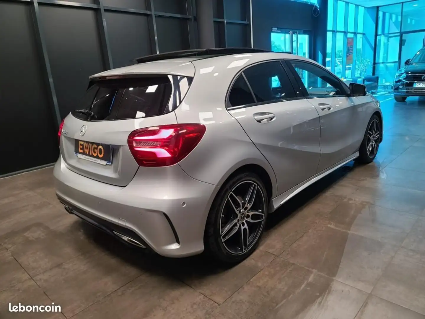 Mercedes-Benz A 200 Mercedes 200 D 136ch Fascination 7G-DCT Gris - 2