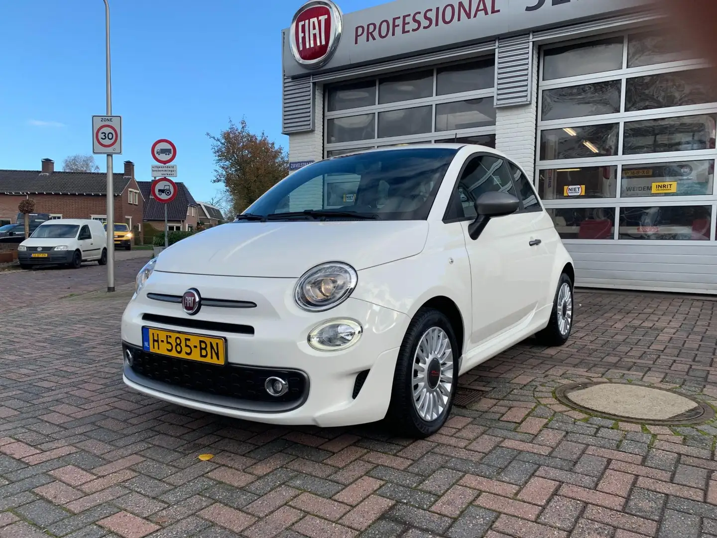 Fiat 500 1.2 Lounge Weiß - 1