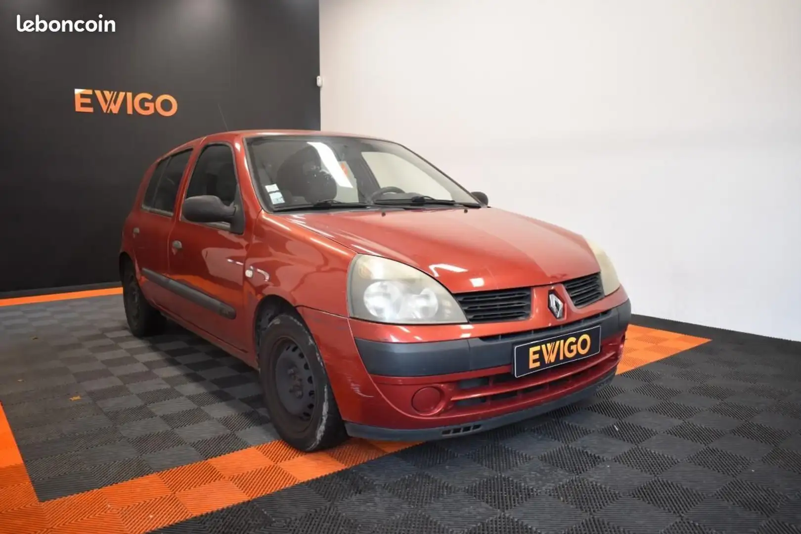 Renault Clio 1.2 75 AUTHENTIQUE Red - 1