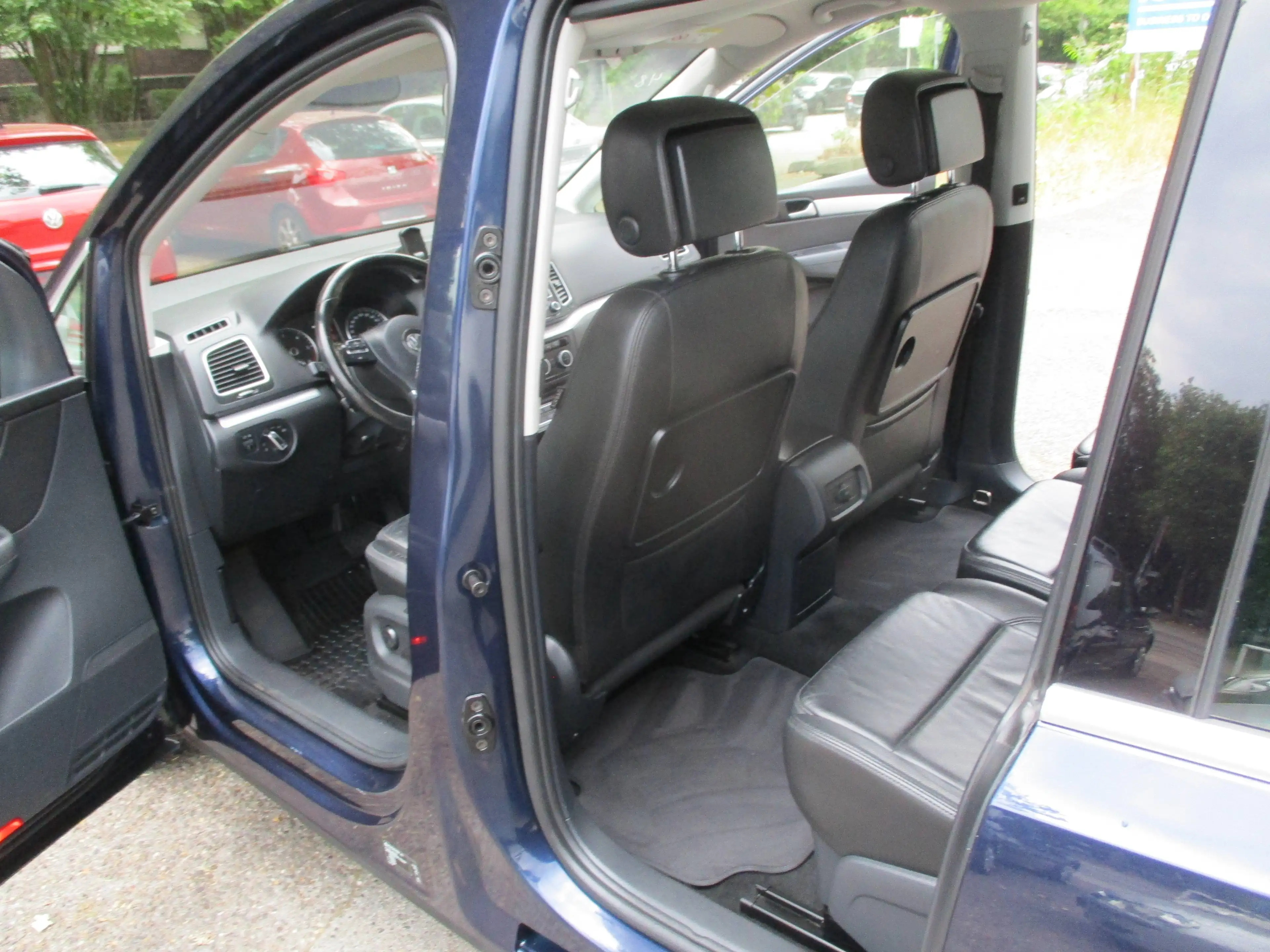 Volkswagen Sharan Highline BMT — photo 10