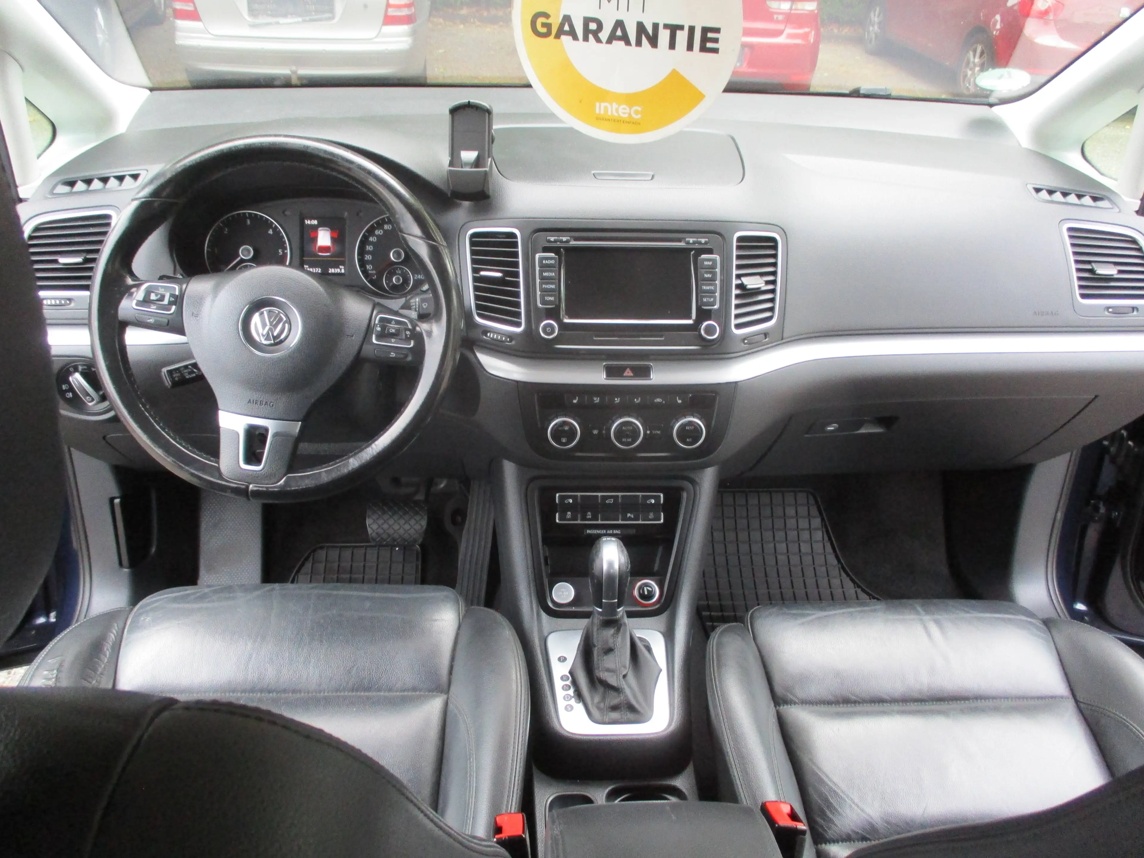 Volkswagen Sharan Highline BMT — photo 12