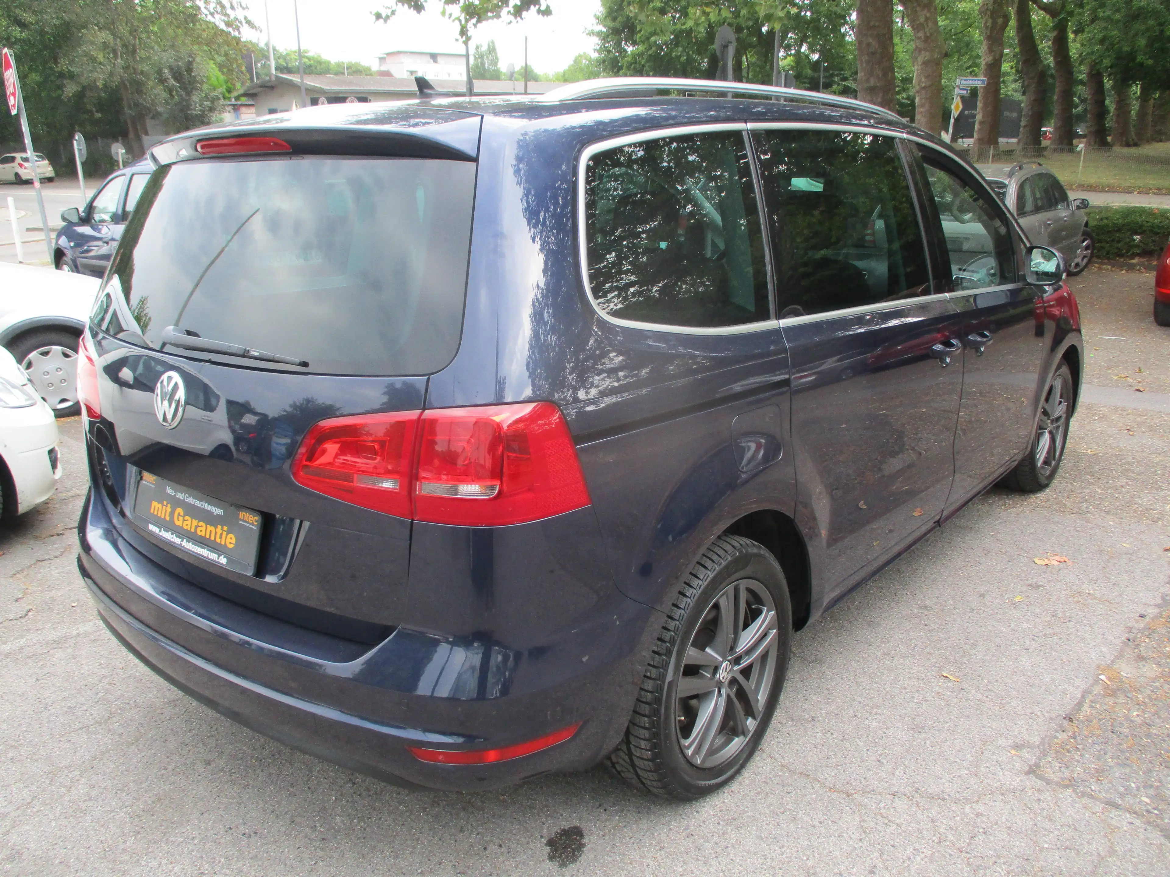 Volkswagen Sharan Highline BMT — photo 6