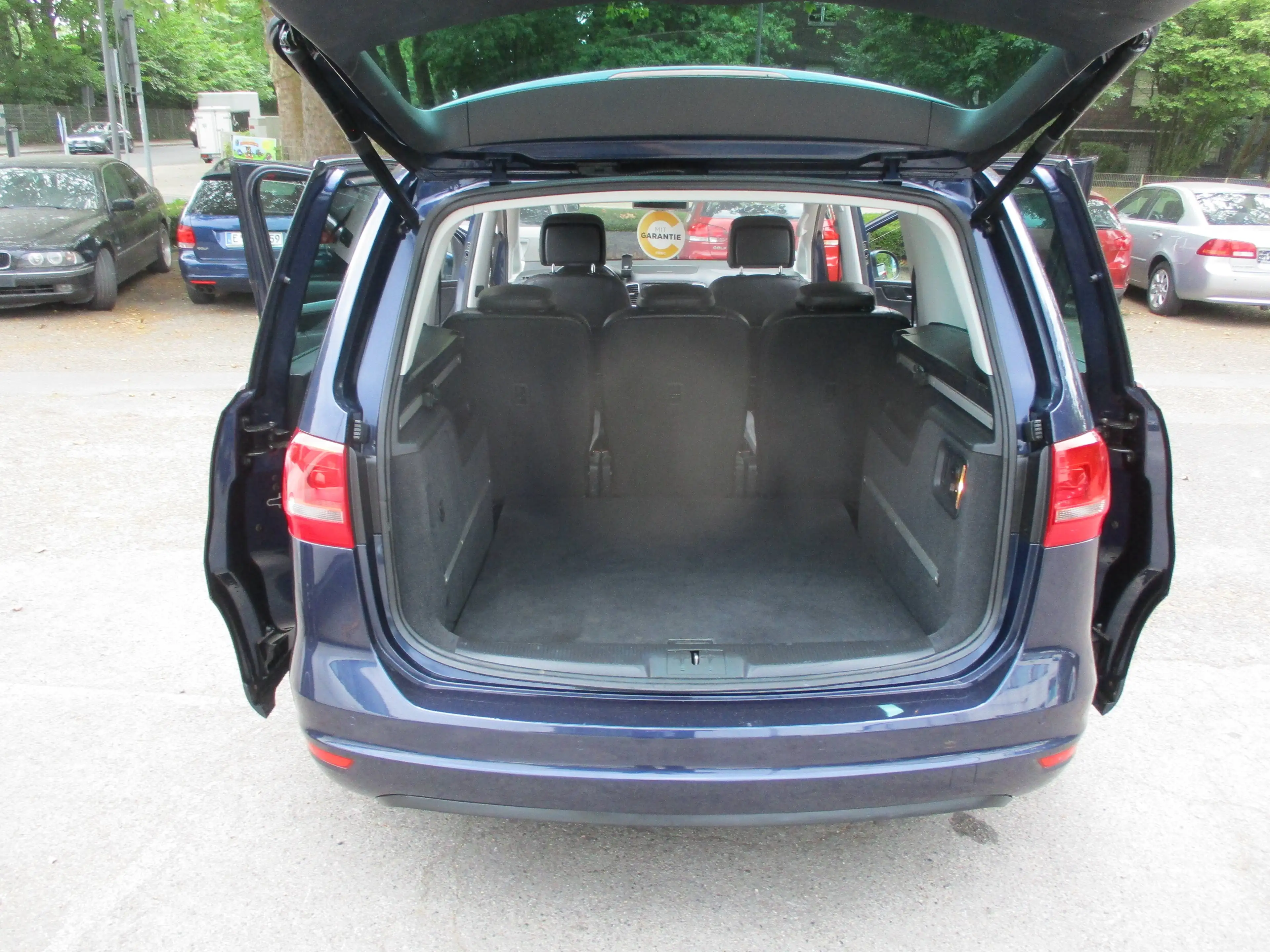 Volkswagen Sharan Highline BMT — photo 9