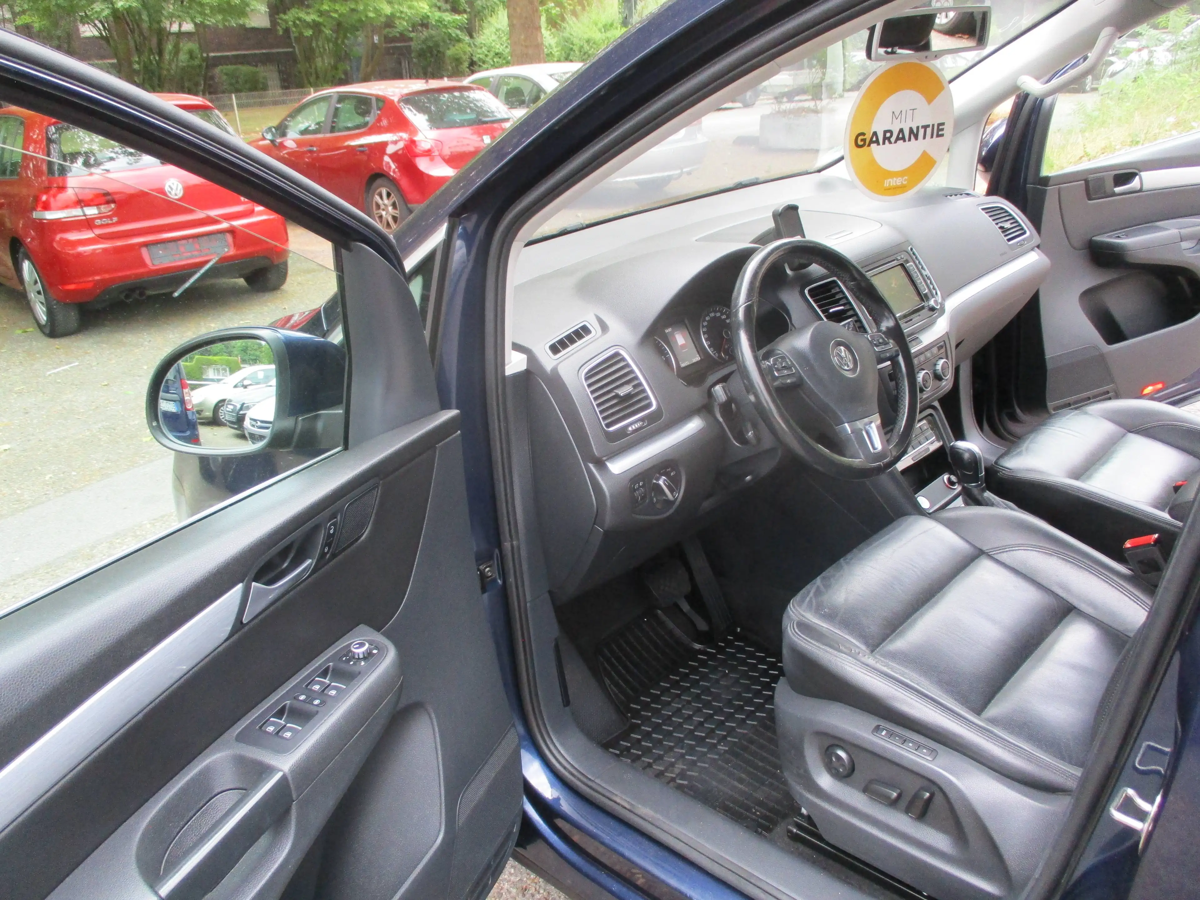 Volkswagen Sharan Highline BMT — photo 11