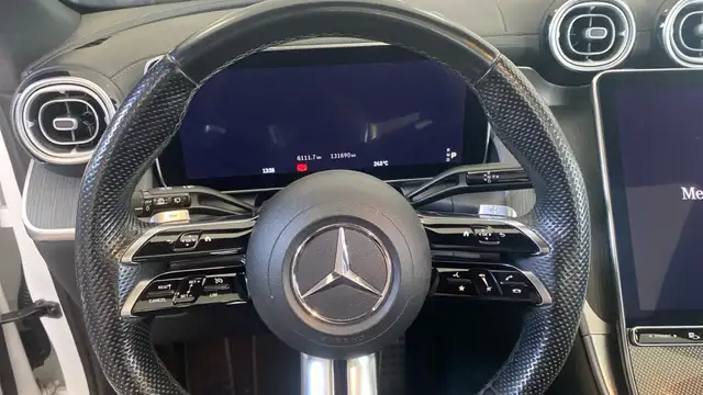 Mercedes-Benz 220 view 9