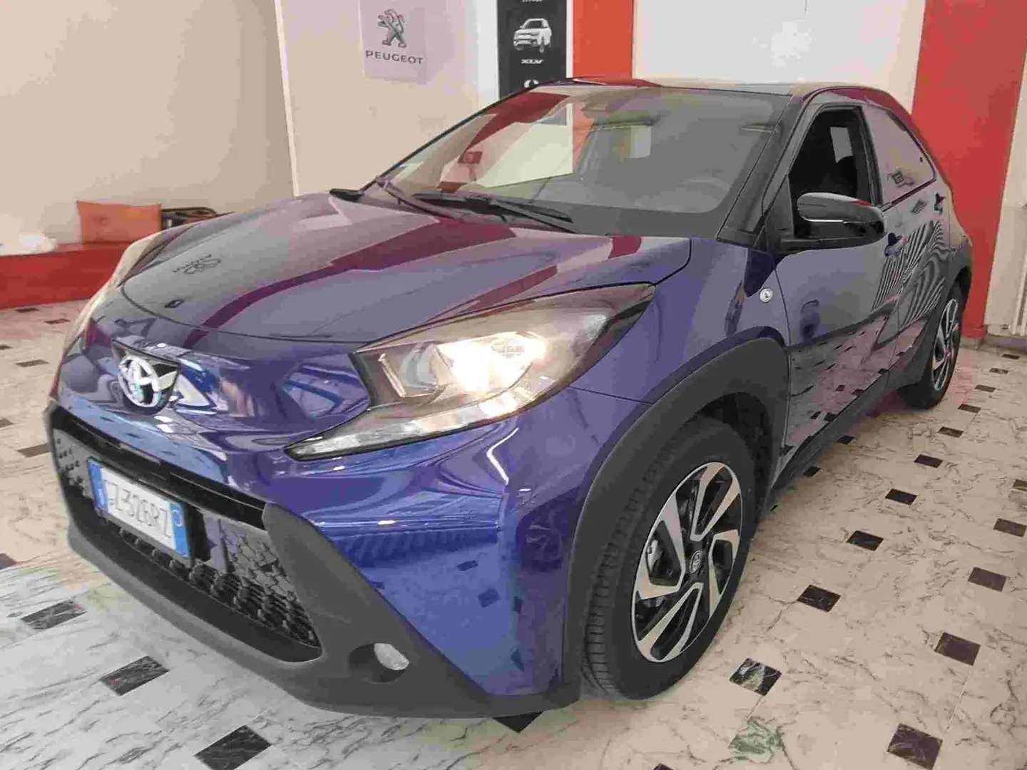 Toyota Aygo Aygo X 1.0 Trend Air 72cv Violett - 1