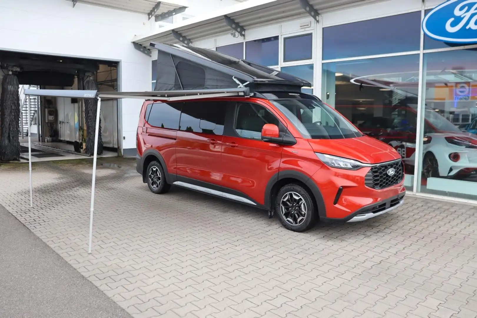 Ford Tourneo Custom Camper NUGGET ALLRAD Active 320/L2 0,99%* AHK Roşu - 2