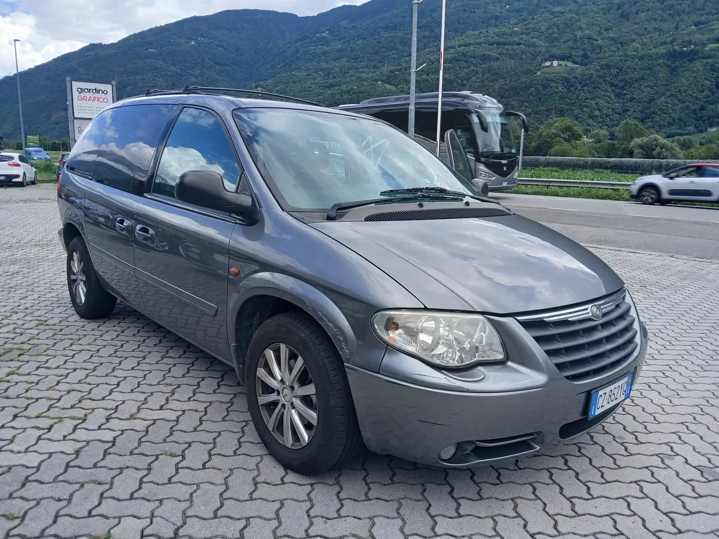 Chrysler Voyager Voyager IV 2004 2.8 crd LX Leather Argento - 2