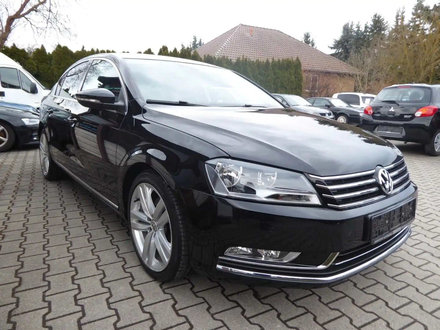 Volkswagen Passat Lim. Highline  Leder/Standheitzung/Alu 18 Schwarz - 2