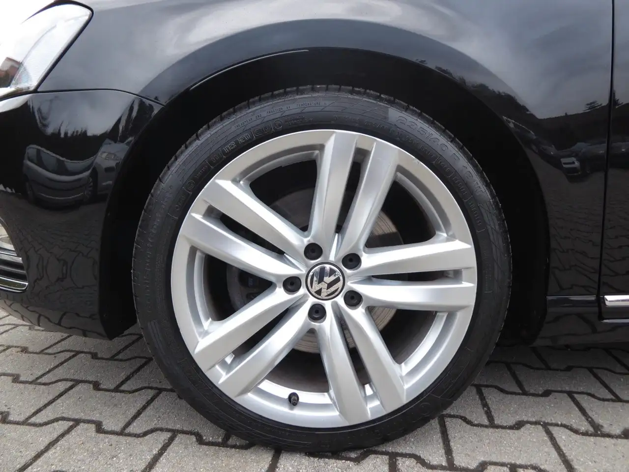 VOLKSWAGEN PASSAT HIGHLINE - 180ch - SELLERIE CUIR