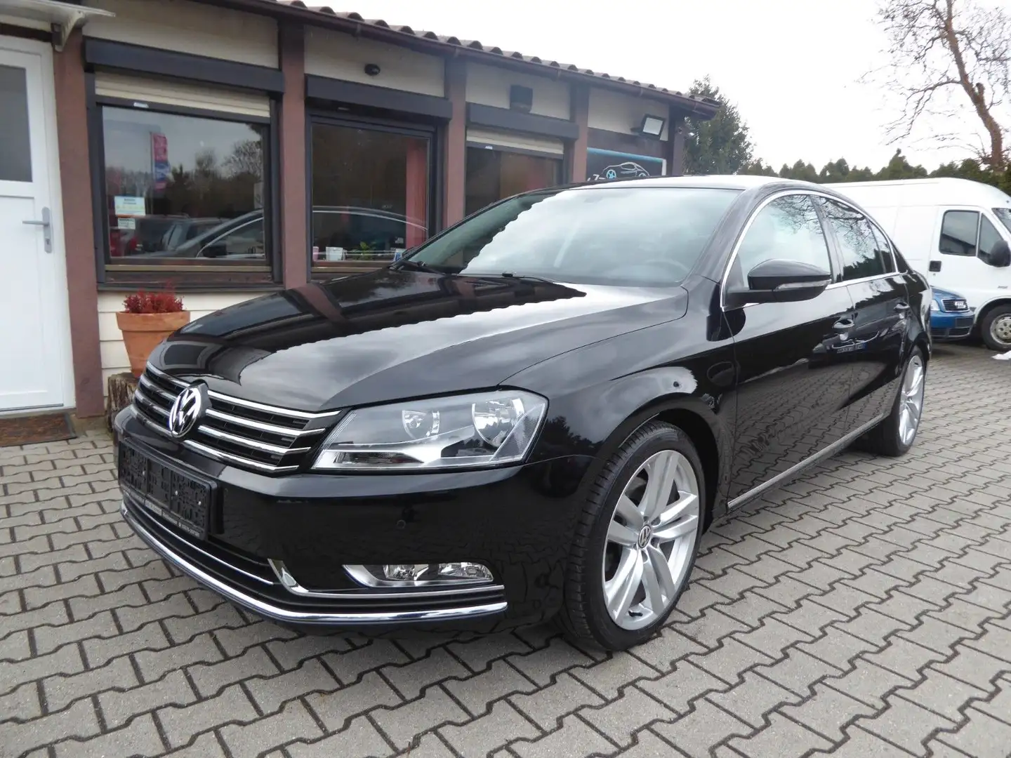 Volkswagen Passat Lim. Highline  Leder/Standheitzung/Alu 18 Schwarz - 1