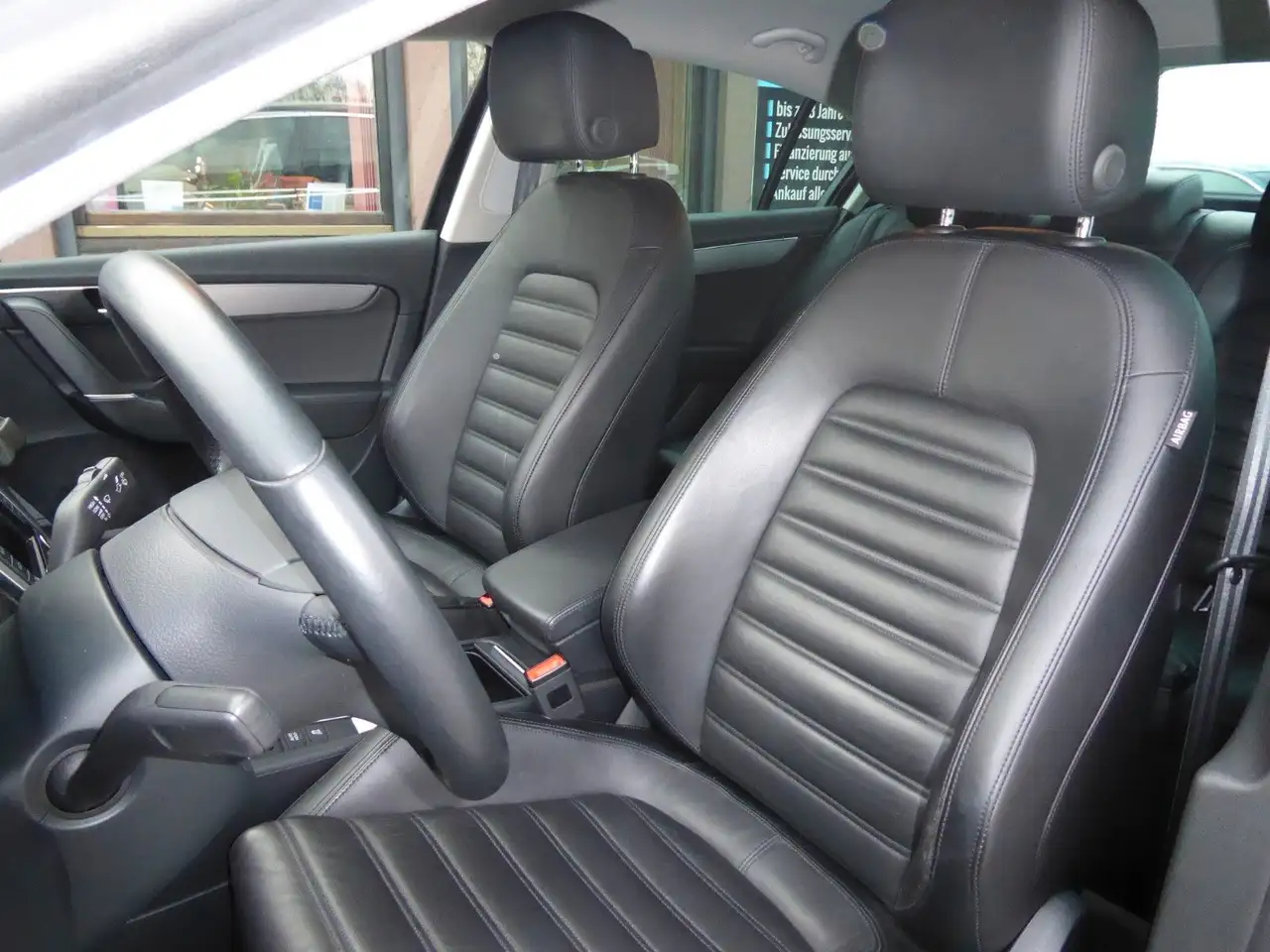 VOLKSWAGEN PASSAT HIGHLINE - 180ch - SELLERIE CUIR