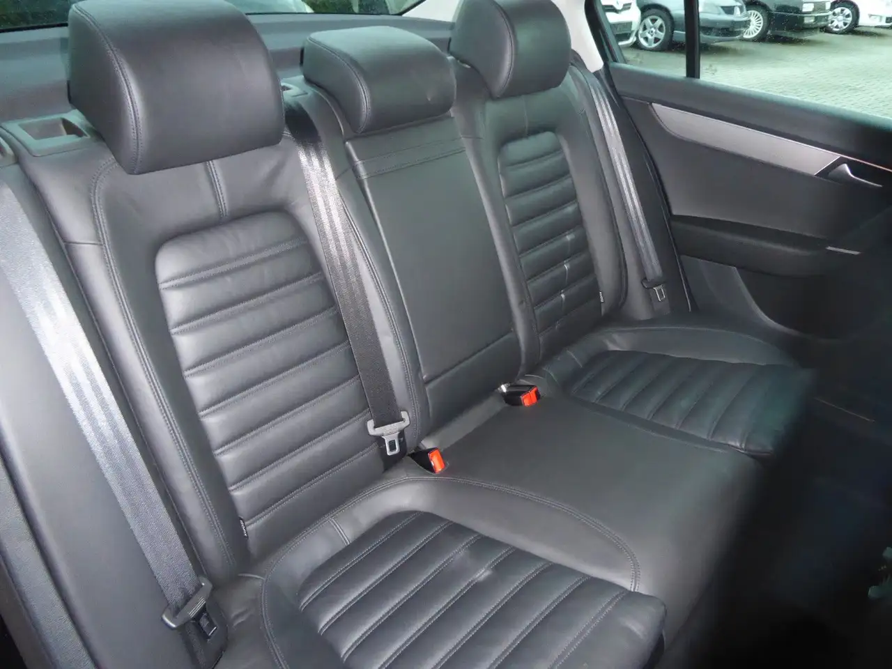 VOLKSWAGEN PASSAT HIGHLINE - 180ch - SELLERIE CUIR
